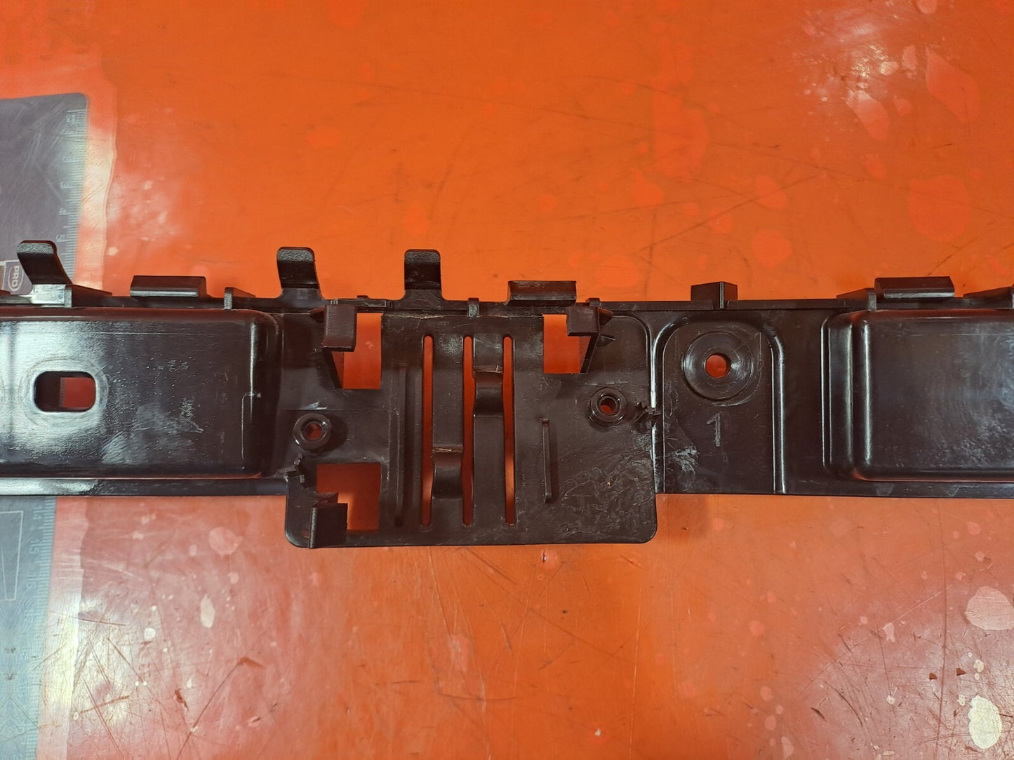 2024 TESLA MODEL 3 LONG Rear Bumper Center Support Bracket 1757096-00-D A207