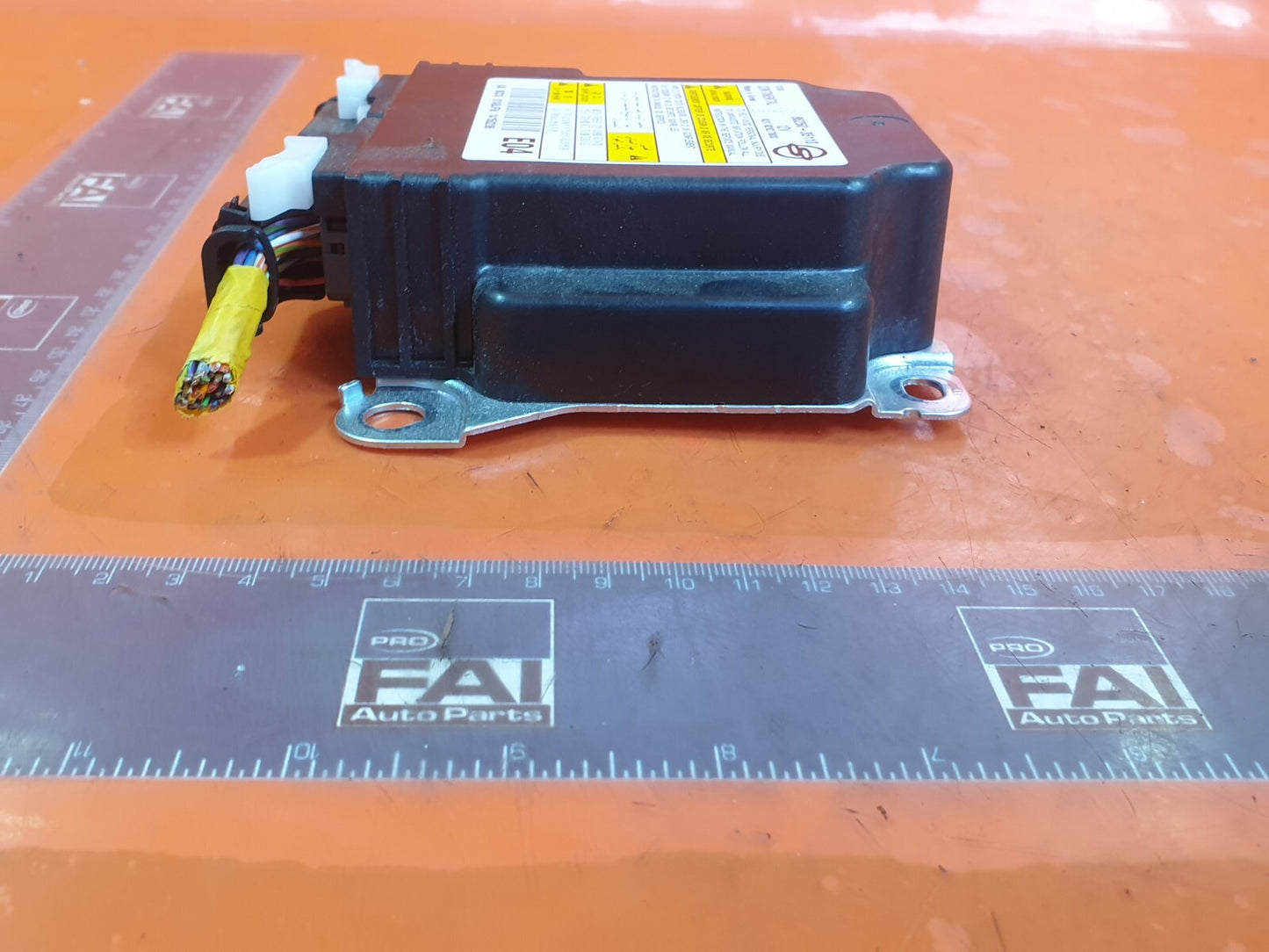 SSANGYONG TIVOLI ELX 1.6 PETROL 2015 AIRBAG CONTROL MODULE UNIT 86250-35110 A221