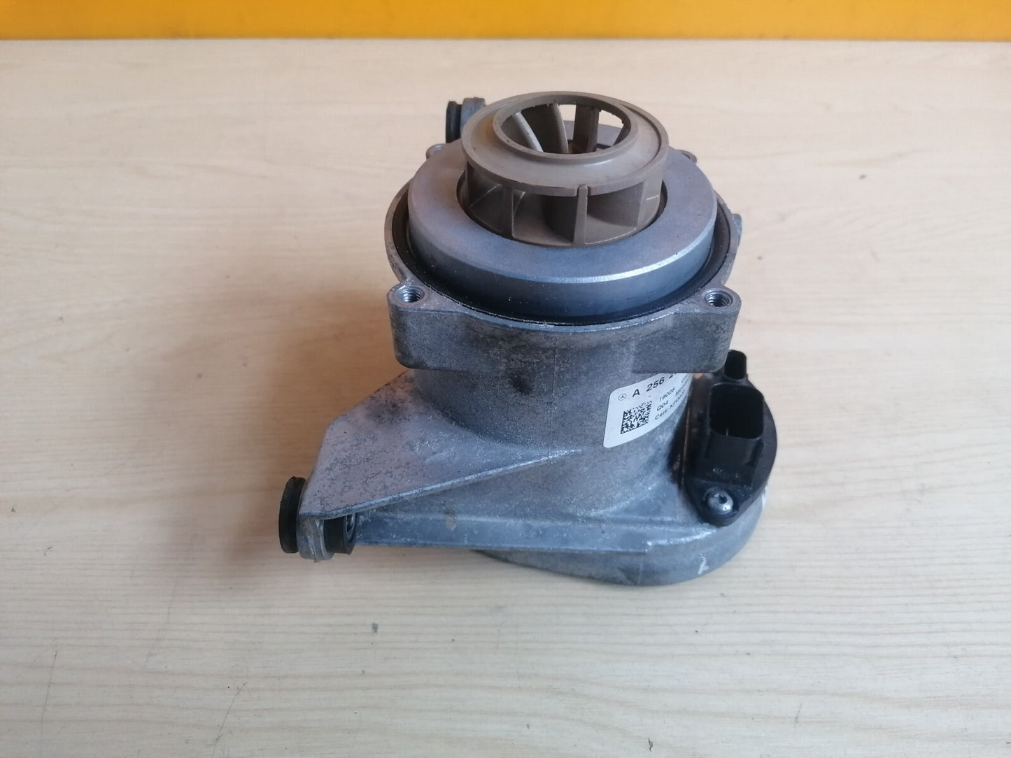 MERCEDES CLS 3.0 PETROL HYBRID 2019 COOLING WATER PUMP A2562000500 A006