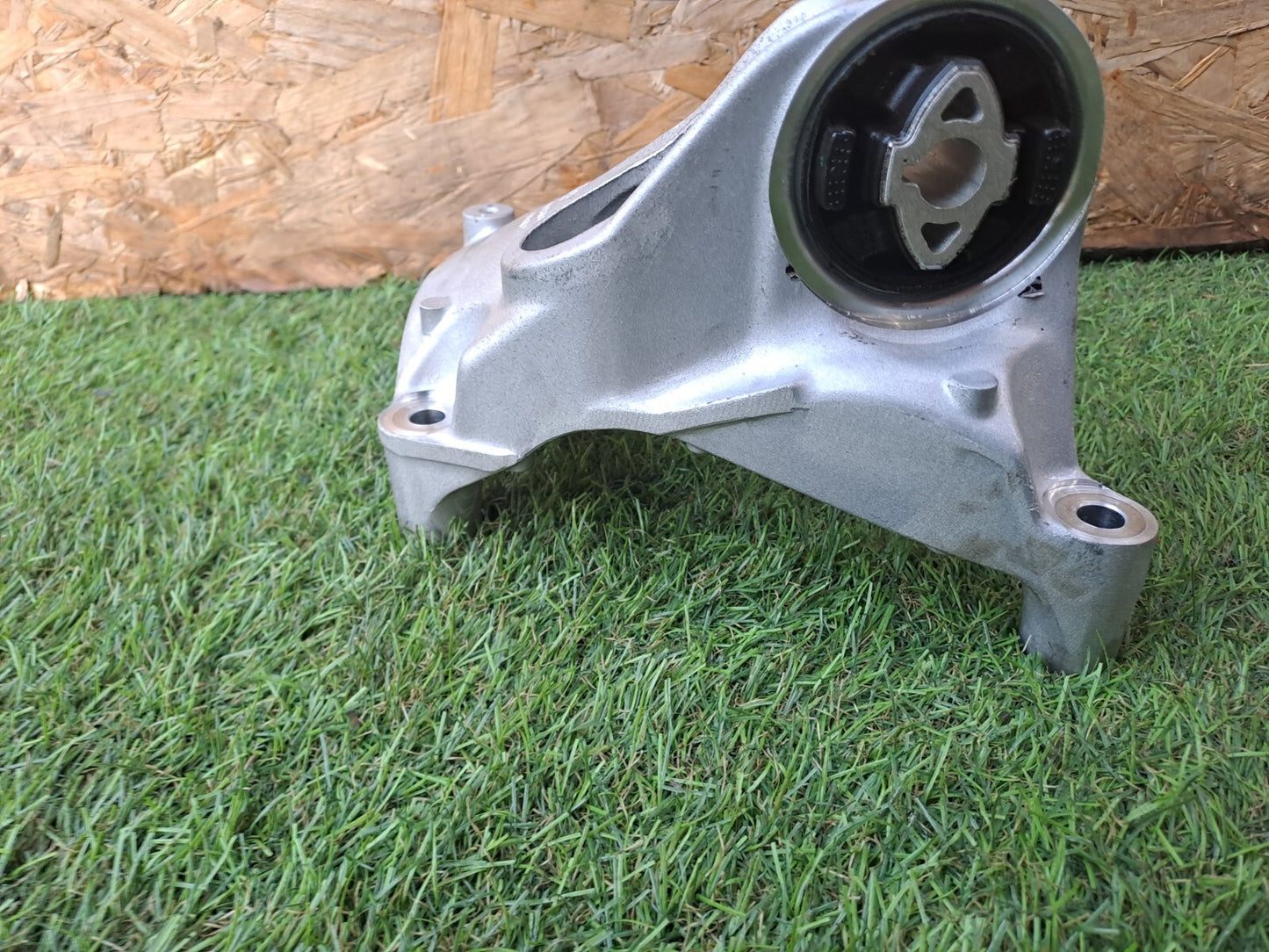 2024 TESLA MODEL 3 LONG ENGINE MOUNTING BRACKET LEFT 1093278-50-B +WARRANTY A207