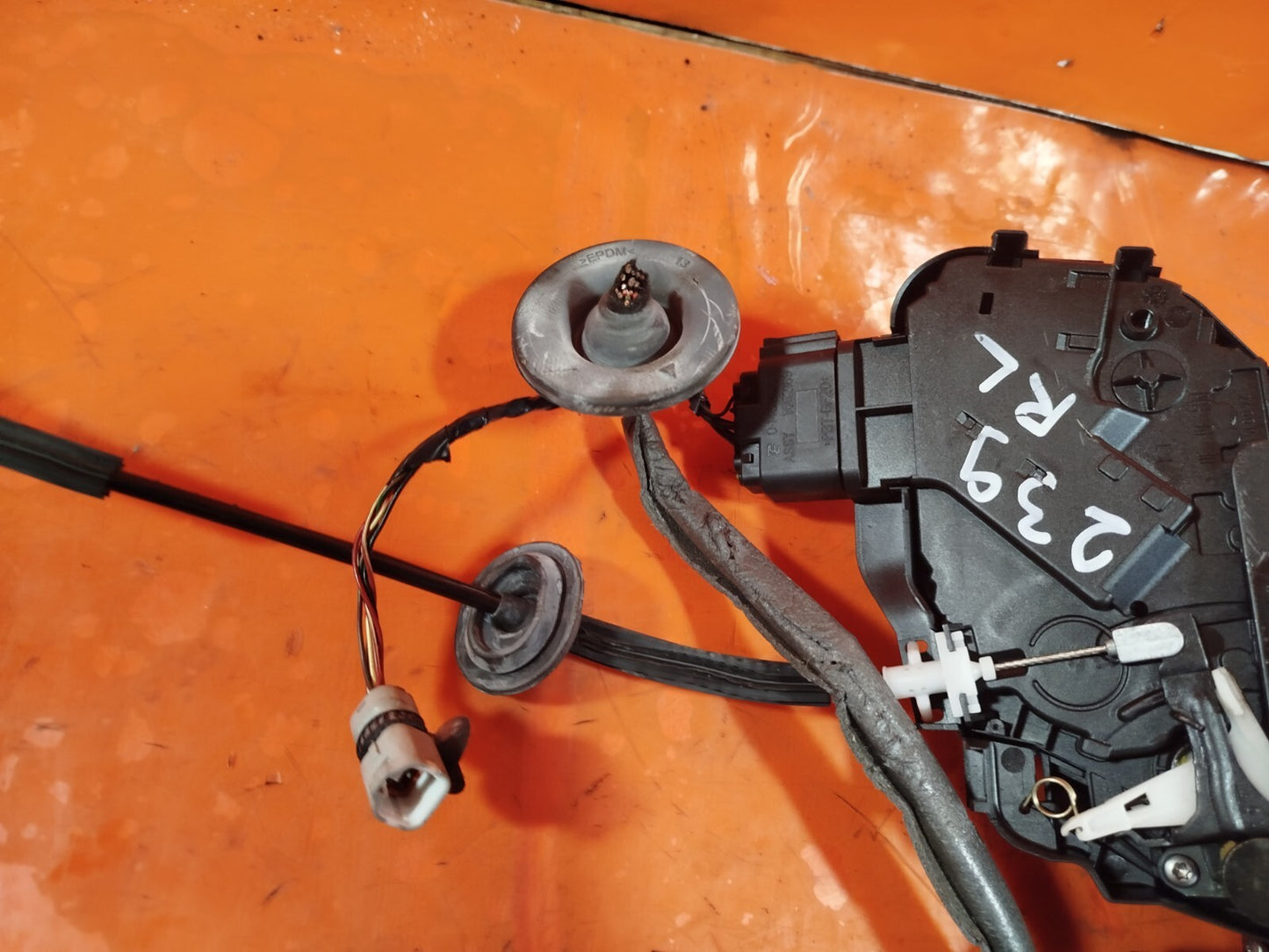 ✅LAND ROVER DISCOVERY 4 L319 3.0 DIESEL 2011 REAR LEFT DOOR LOCK 8X2A26413AC