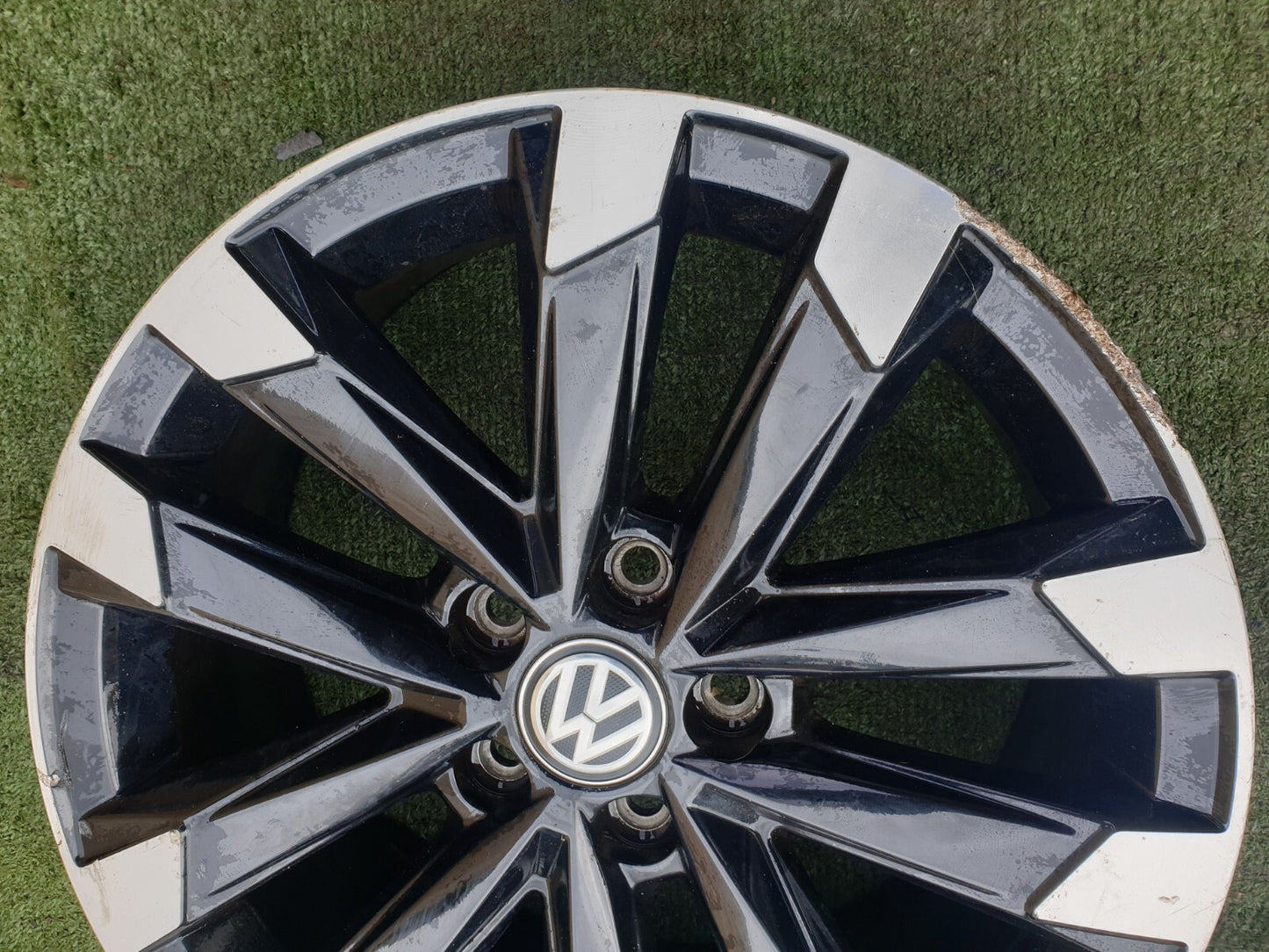 ✅VW T-ROC R-LINE 1.5 PETROL 2018 16in ALLOY WHEEL 2GM601025 scrath A120