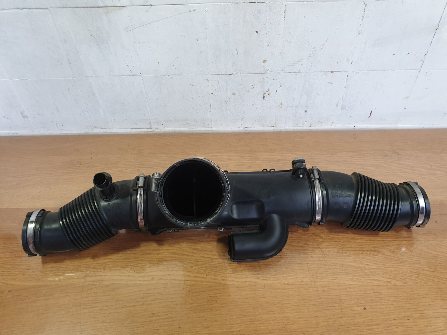 ✅JAGUAR F-PACE X761 3.0 PETROL 2017 AIR INTAKE HOSE PIPE GX739R504AB GX739C602BA