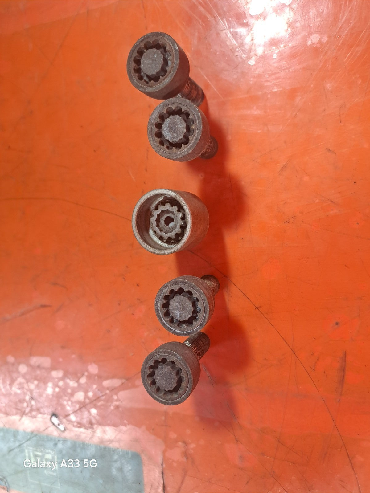 ✅SSANGYONG TIVOLI EX 1.6 DIESEL 2017 LOCKING WHEEL NUTS Warranty A230