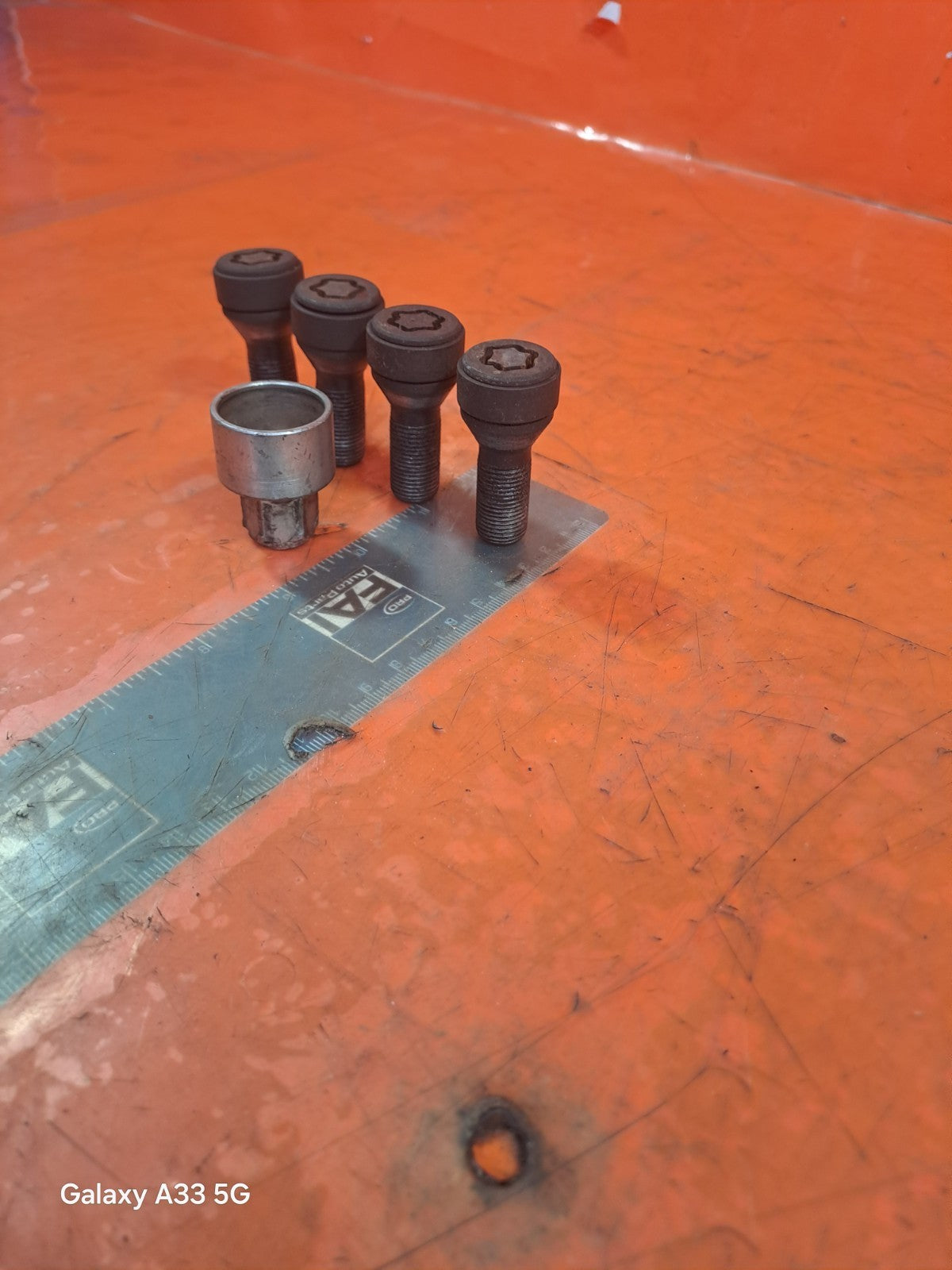 ✅SSANGYONG TIVOLI EX 1.6 DIESEL 2017 LOCKING WHEEL NUTS Warranty A230