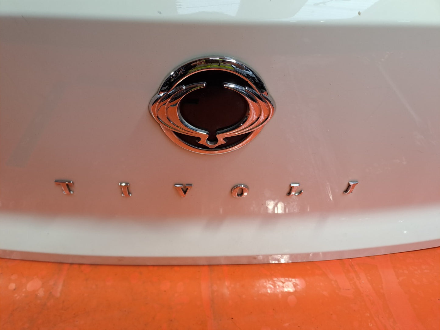 ✅SSANGYONG TIVOLI Elx 1.6 DIESEL 2016 TAILGATE BARE WHITE 82740-35064 Warranty
