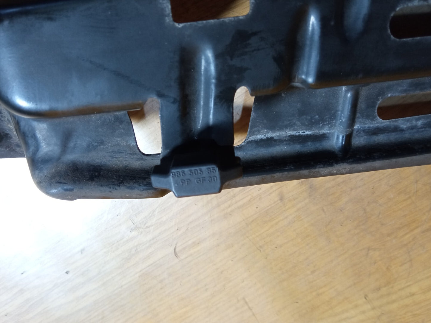 ✅PORSCHE BOXSTER 986 2002 UPPER BOOT BUMPER SUPPORT BRACKET BAR 986505851 A129