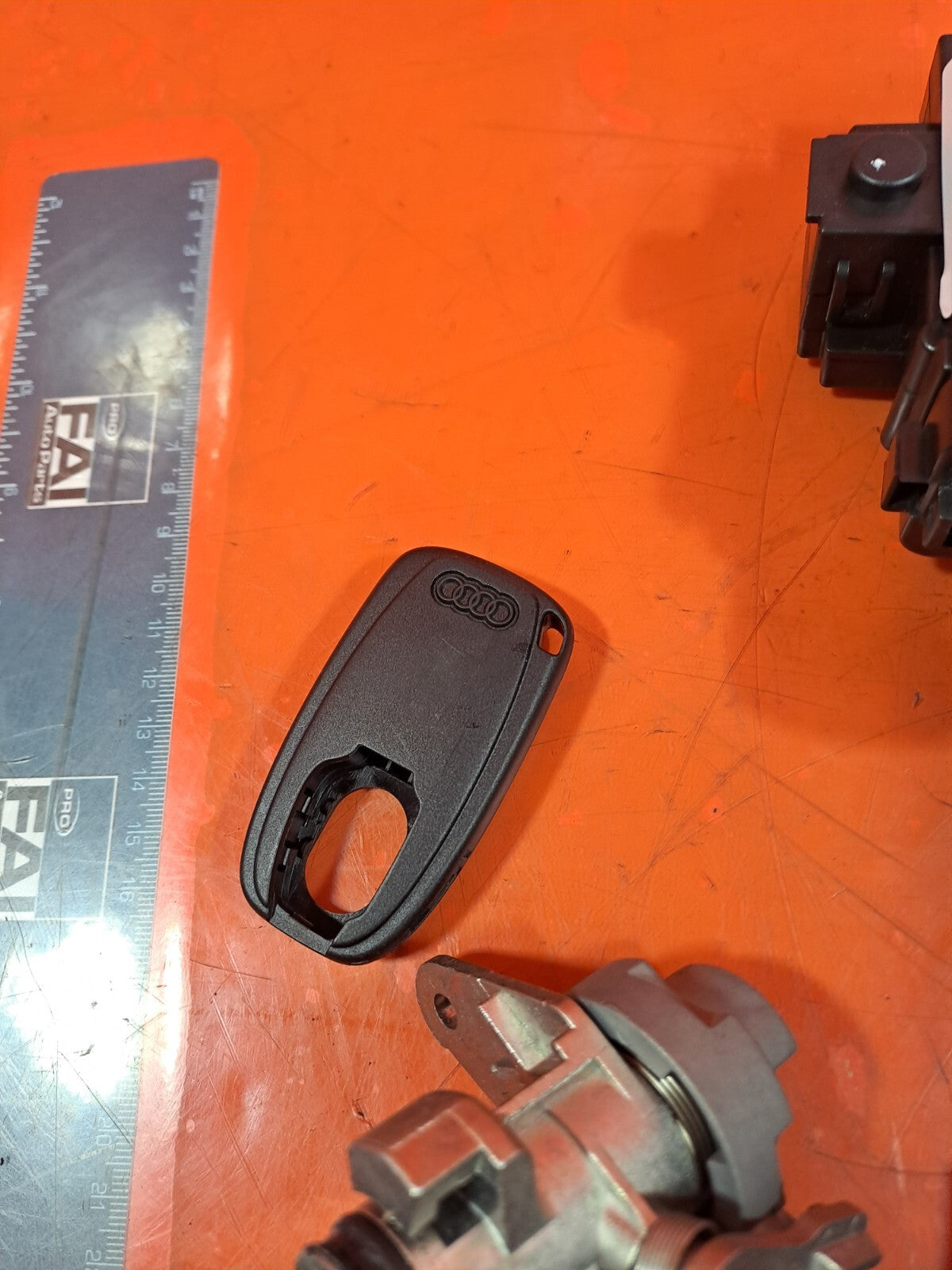 ✅AUDI A5 S LINE CABRIO 2.0 PETROL 2009 IGNITION KEY READER DOOR LOCK 8K0909131