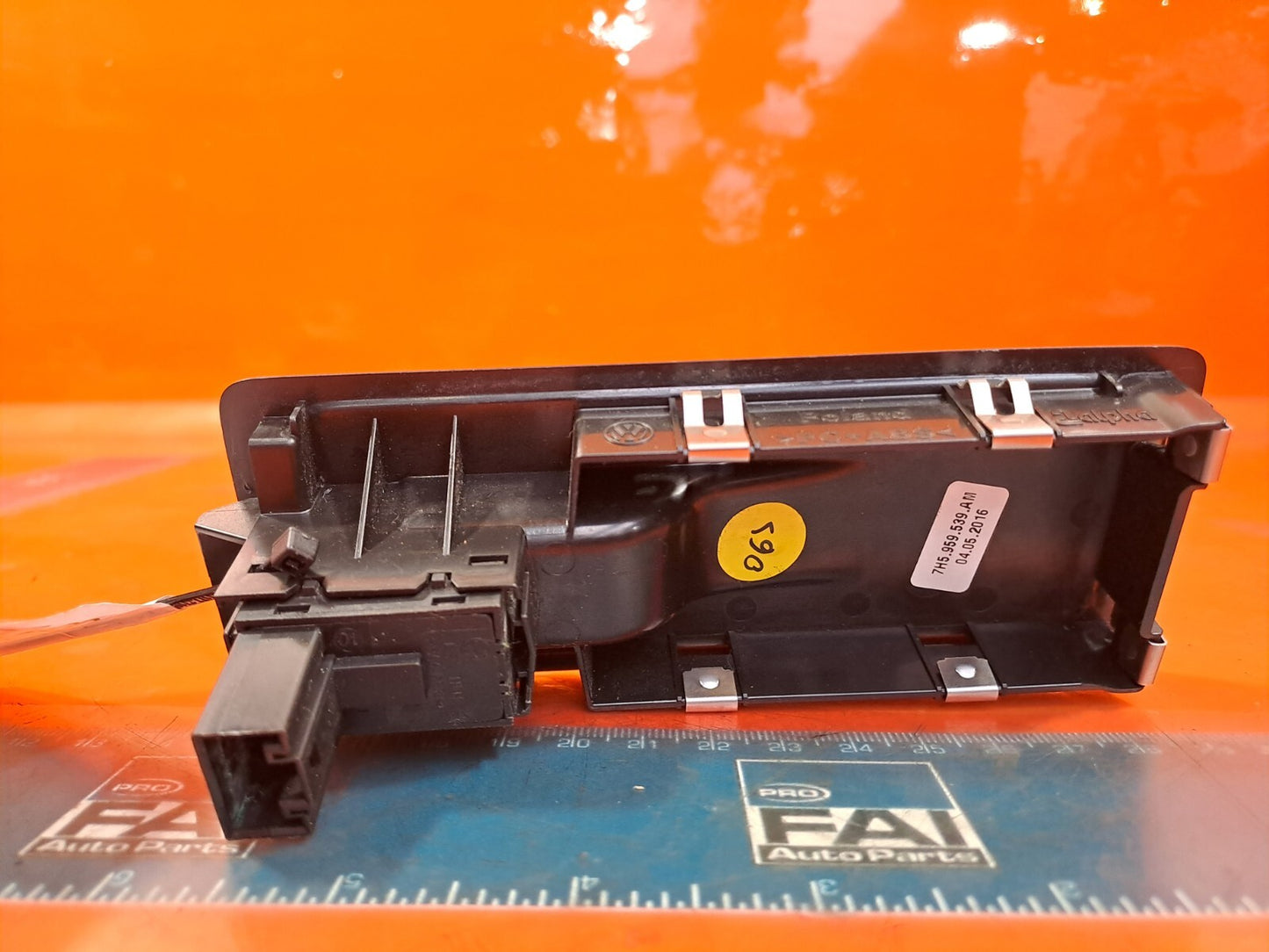 Volkswagen Transporter T6 2016 2.0 Diesel Front Left Electric Window Switch A225