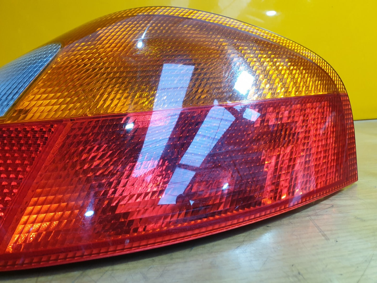 ✅2002 PORSCHE BOXTER 986 2.7P REAR RIGHT TAIL LIGHT + WARRANTY A129
