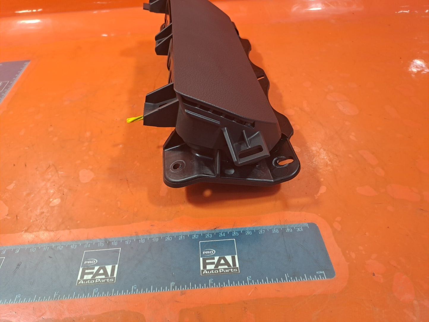 Ssangyong Tivoli Ex 1.6 Diesel 2017 RIGHT KNEE ARBAG 86203-35500 Warranty A230