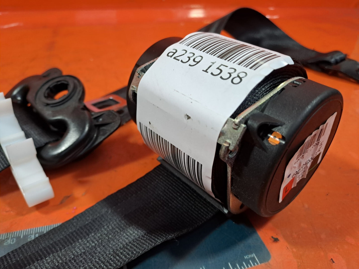 ✅2011 LAND ROVER DISCOVERY 4 L319 3.0D REAR LEFT SEAT BELT 8H22-F611B69-ABW 239
