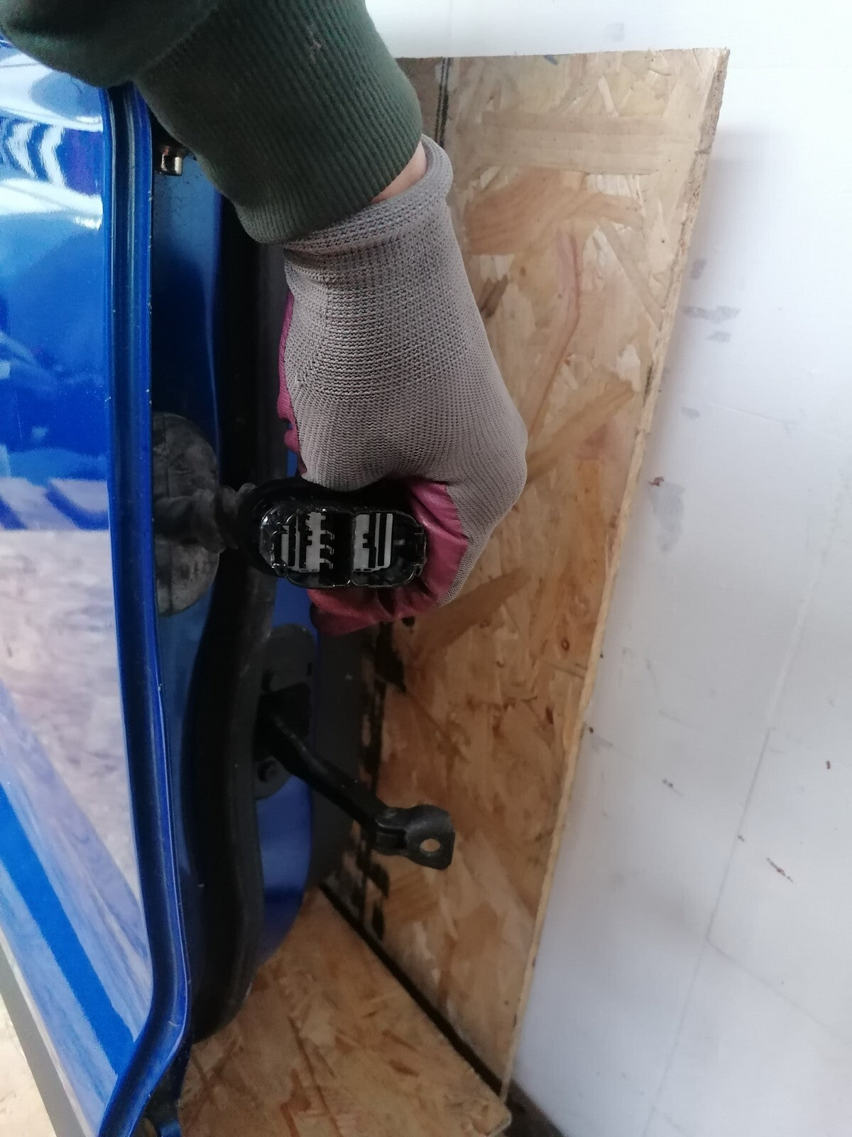 2015 FORD ECOSPORT 1.0 PETROL REAR RIGHT DRIVER SIDE DOOR BLUE scrathes