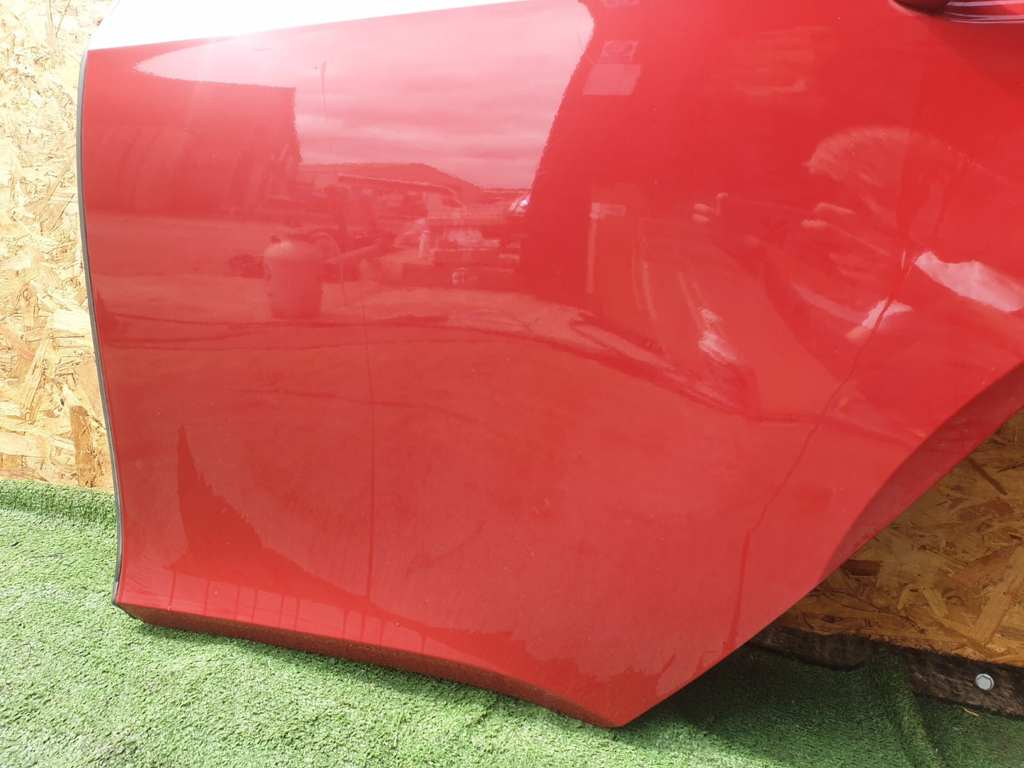 CUPRA BORN V2 Ev 2023 REAR LEFT DOOR COMPLETE RED Warranty A209