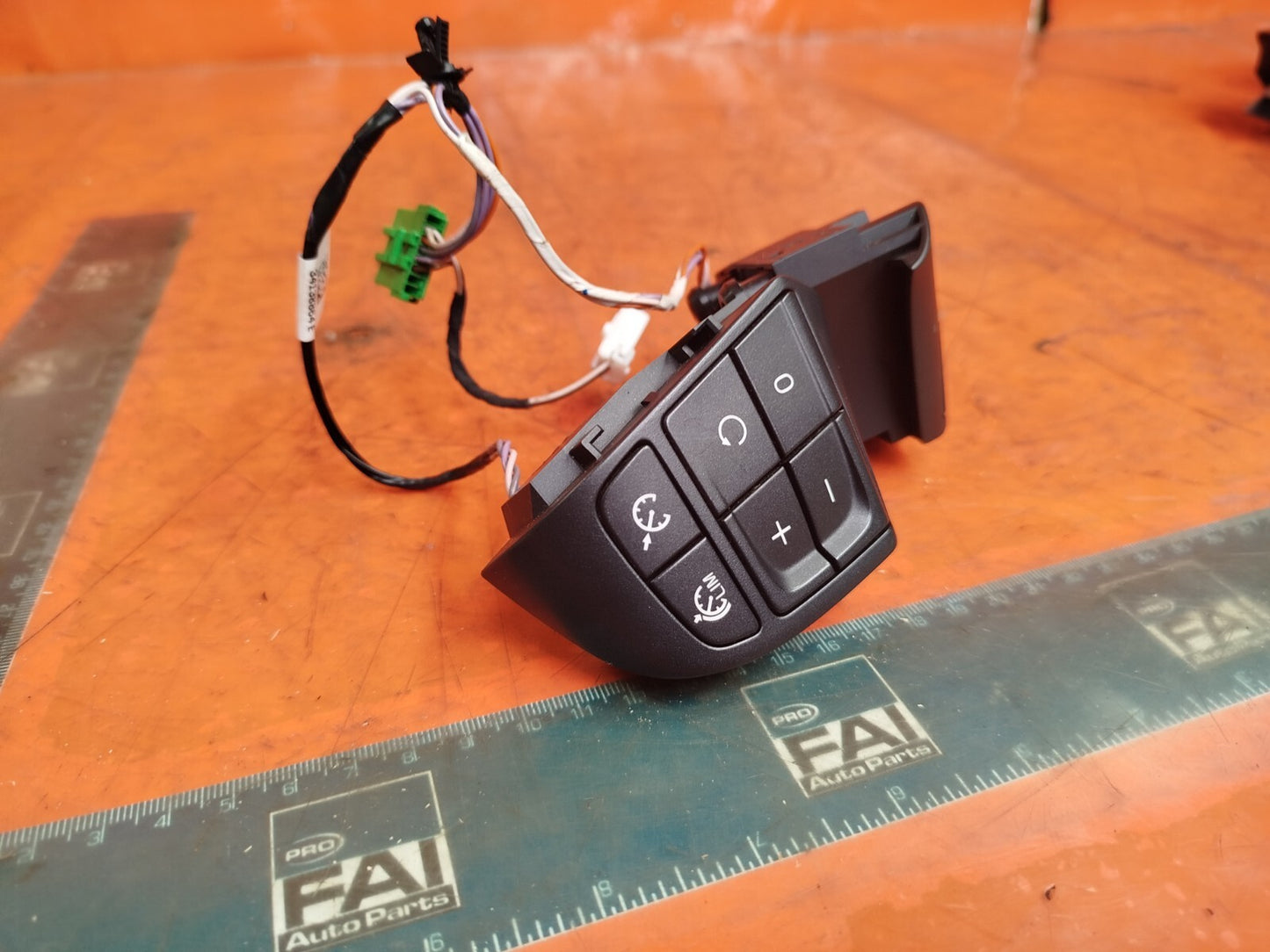 ✅VOLVO V40 V60 STEERING WHEEL CONTROLS 31334457 31334463 + WARRANTY xAA