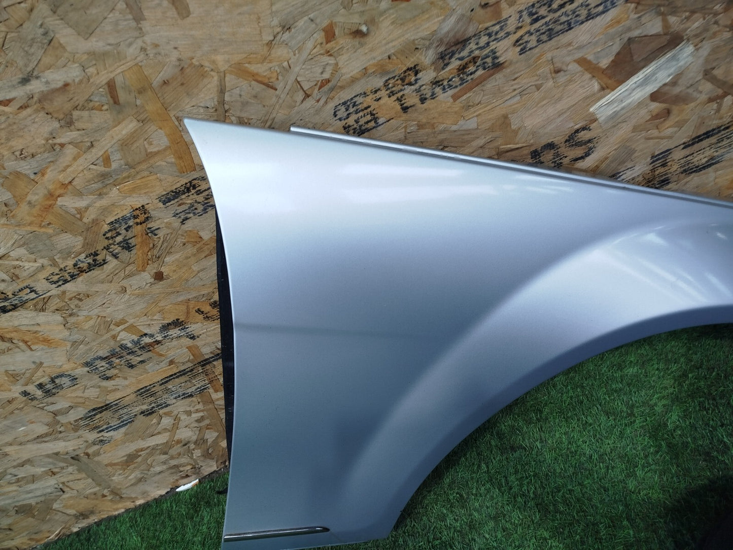 ✅MERCEDES W204 C220 AMG SPORT 2.1 DIESEL 2012 FRONT RIGHT WING PANEL SILVER A238
