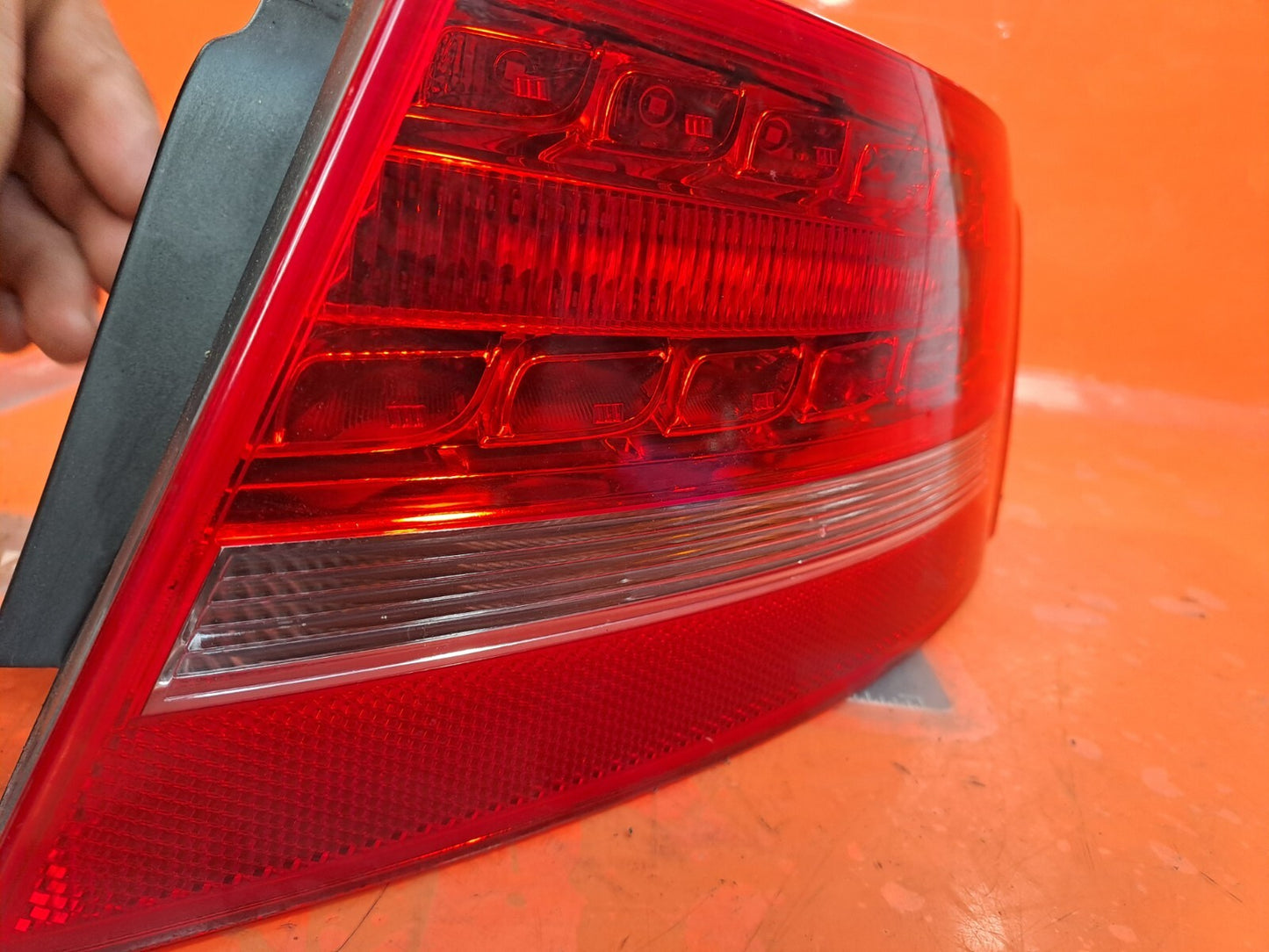 ✅AUDI A5 S LINE CABRIO 2.0 PETROL 2009 REAR RIGHT OUTER TAIL LIGHT 8T0945096B