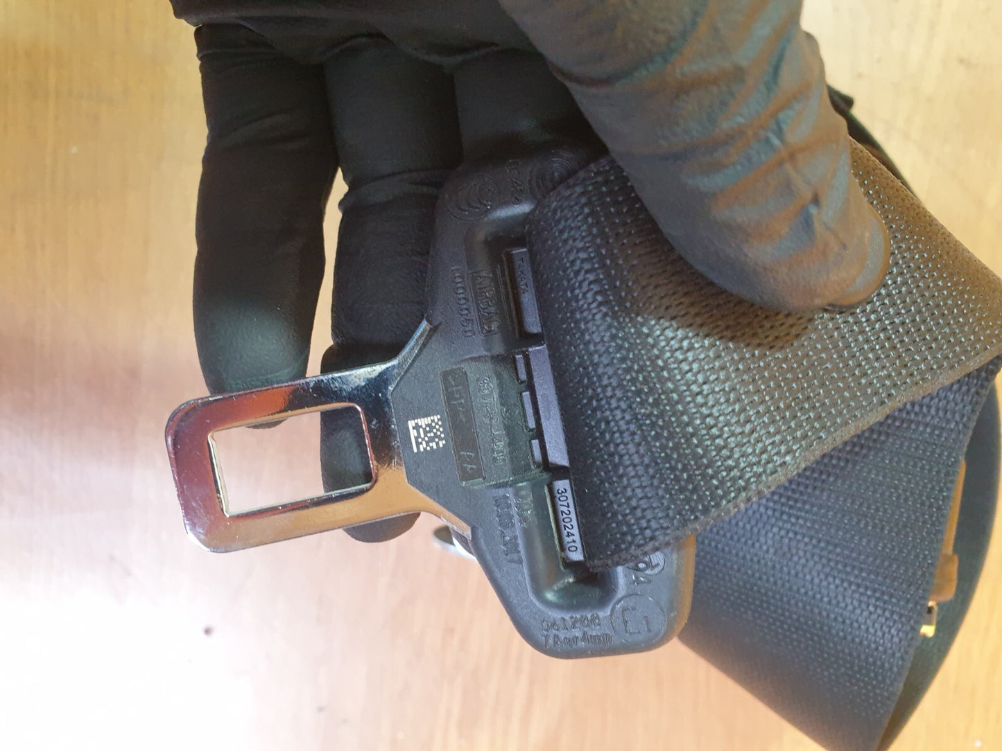 MERCEDES W176 A180 FRONT LEFT SEAT BELT A1768602185 XAA