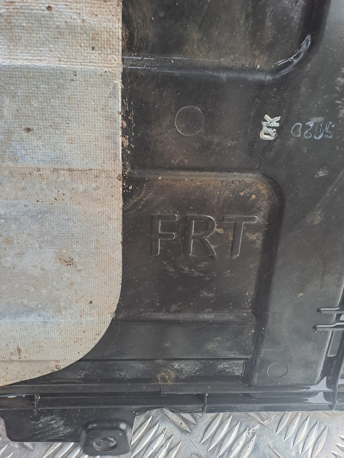 ✅Ssangyong Tivoli Ex 2016 1.6 Diesel Engine Under Tray 24380-35150 Damaged A279