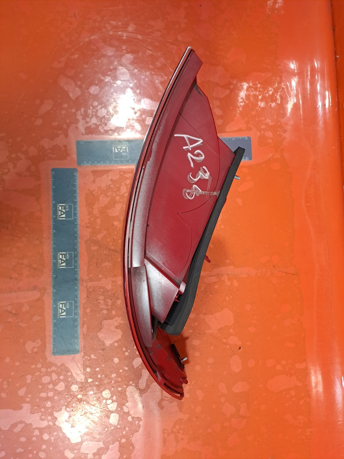 ✅MERCEDES W204 C220 AMG SPORT 2.1 DIESEL 2012 REAR LEFT TAIL LIGHT 2048205464