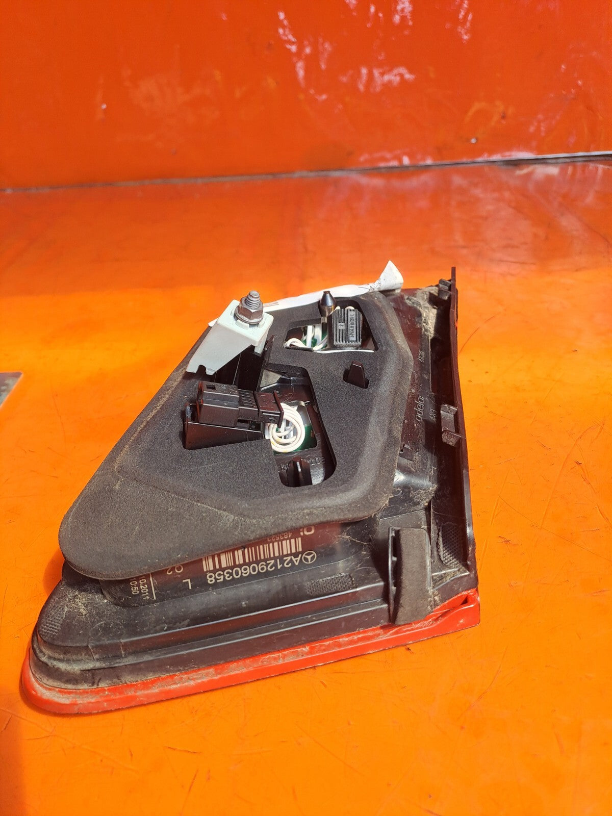 ✅2011 MERCEDES E CLASS W212 REAR LEFT INNER TAIL LIGHT A2129060358 + WARRANTY
