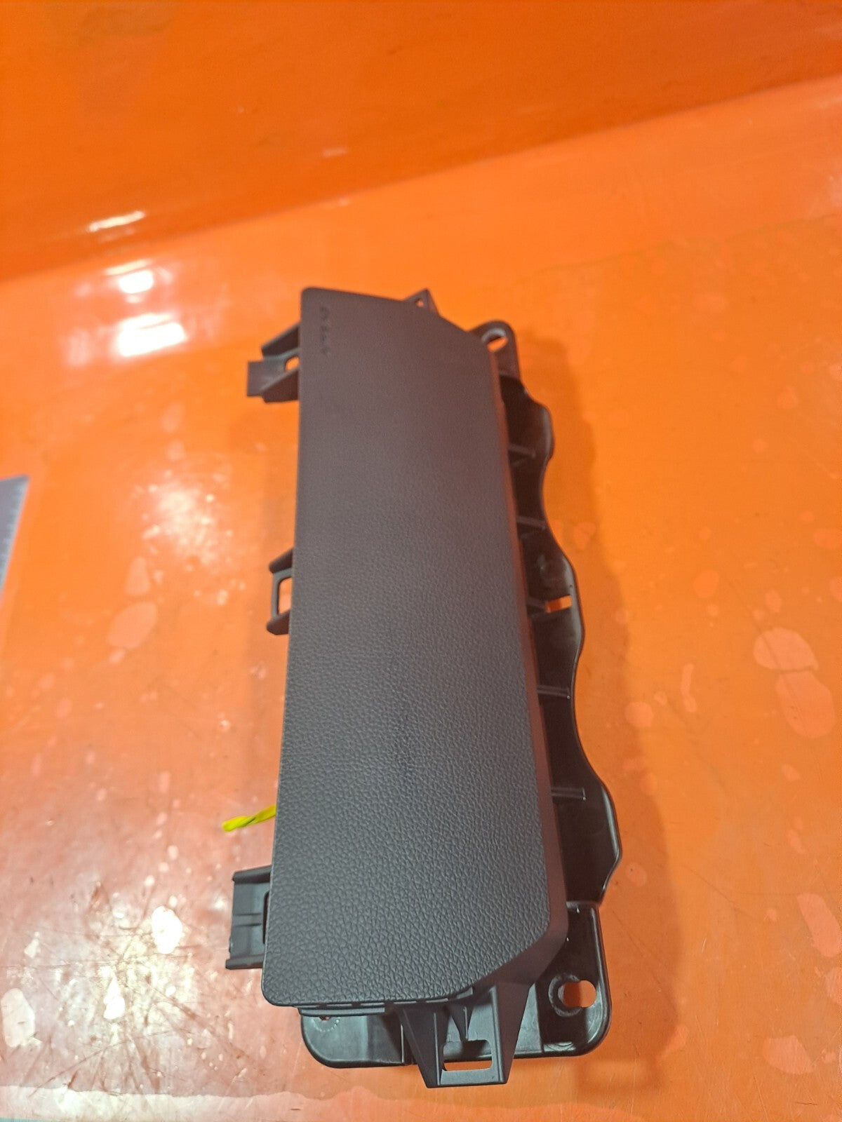 Ssangyong Tivoli Ex 1.6 Diesel 2017 RIGHT KNEE ARBAG 86203-35500 Warranty A230