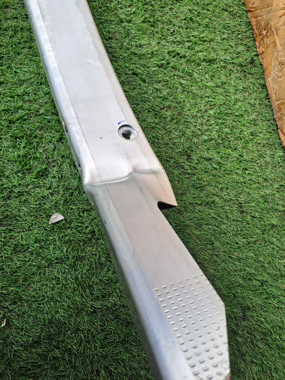 2024 TESLA MODEL 3 LONG FRONTBUMPER REINFORCEMENT CRASH BAR DENTED 1741047-00-F