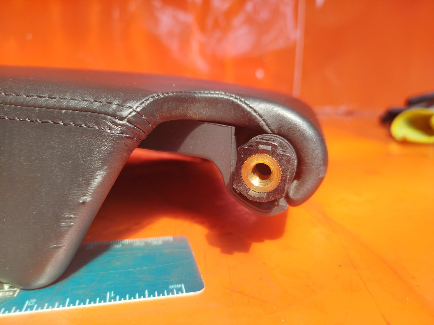 ✅LAND ROVER RANGE ROVER L320 2.7 DIESEL 2007 CENTRE CONSOLE LEATHER ARMREST A284