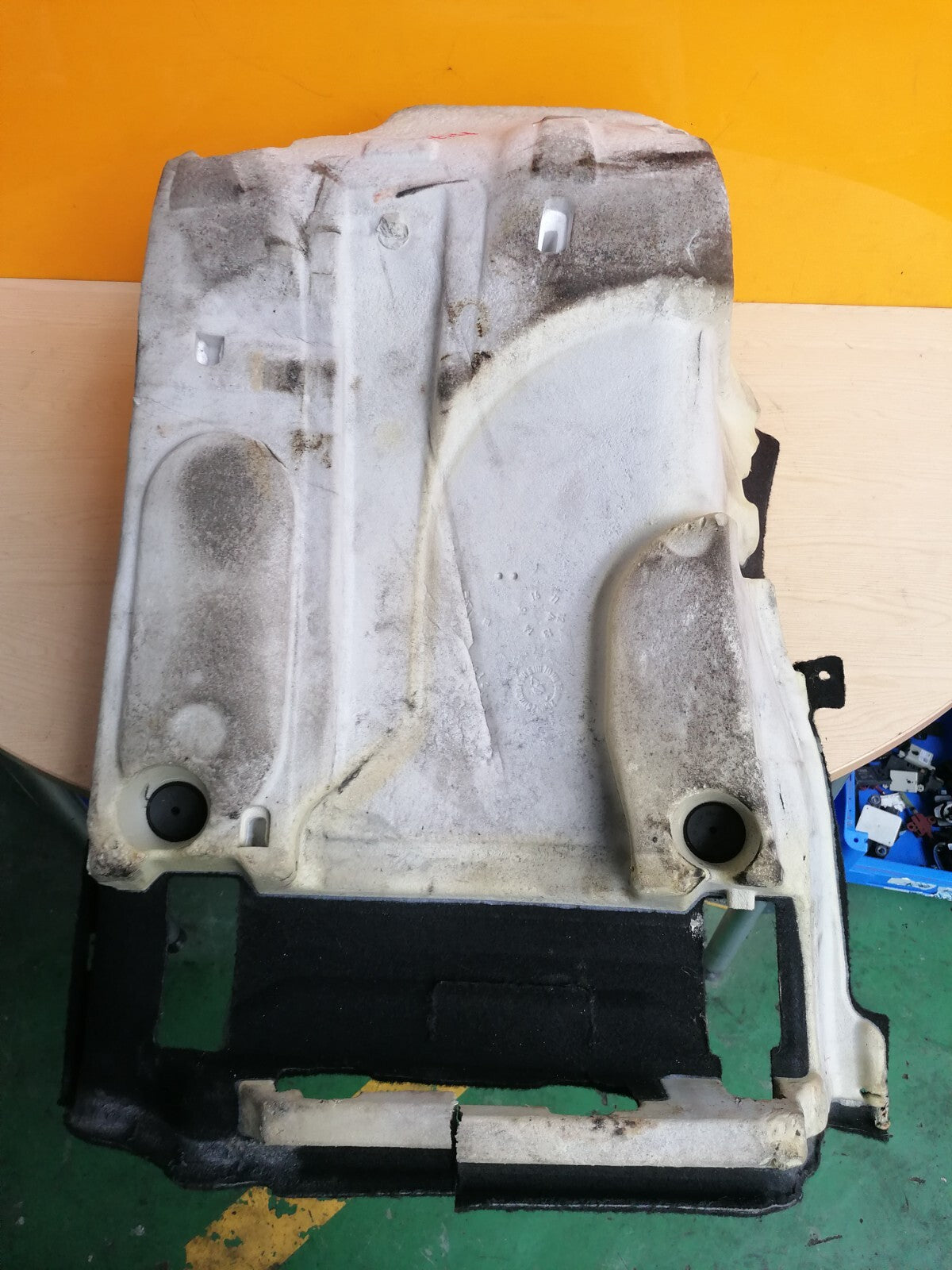 MERCEDES BENZ B180 W246 2012 FRONT RIGHT SIDE INTERIOR FLOOR CARPET A037