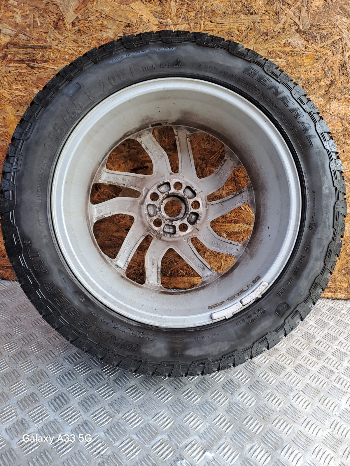 ✅LAND ROVER DISCOVERY 4 ALLOY WHEEL WITH TYRE 255/55 R20 FH22-1007-AA + WARRANTY