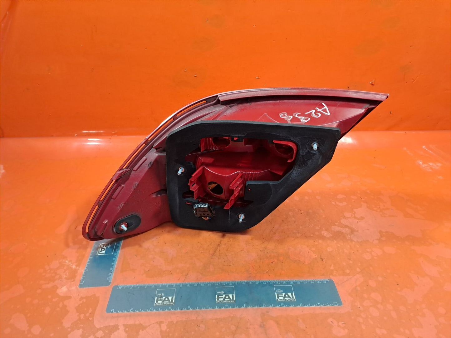 ✅MERCEDES W204 C220 AMG SPORT 2.1 DIESEL 2012 REAR LEFT TAIL LIGHT 2048205464