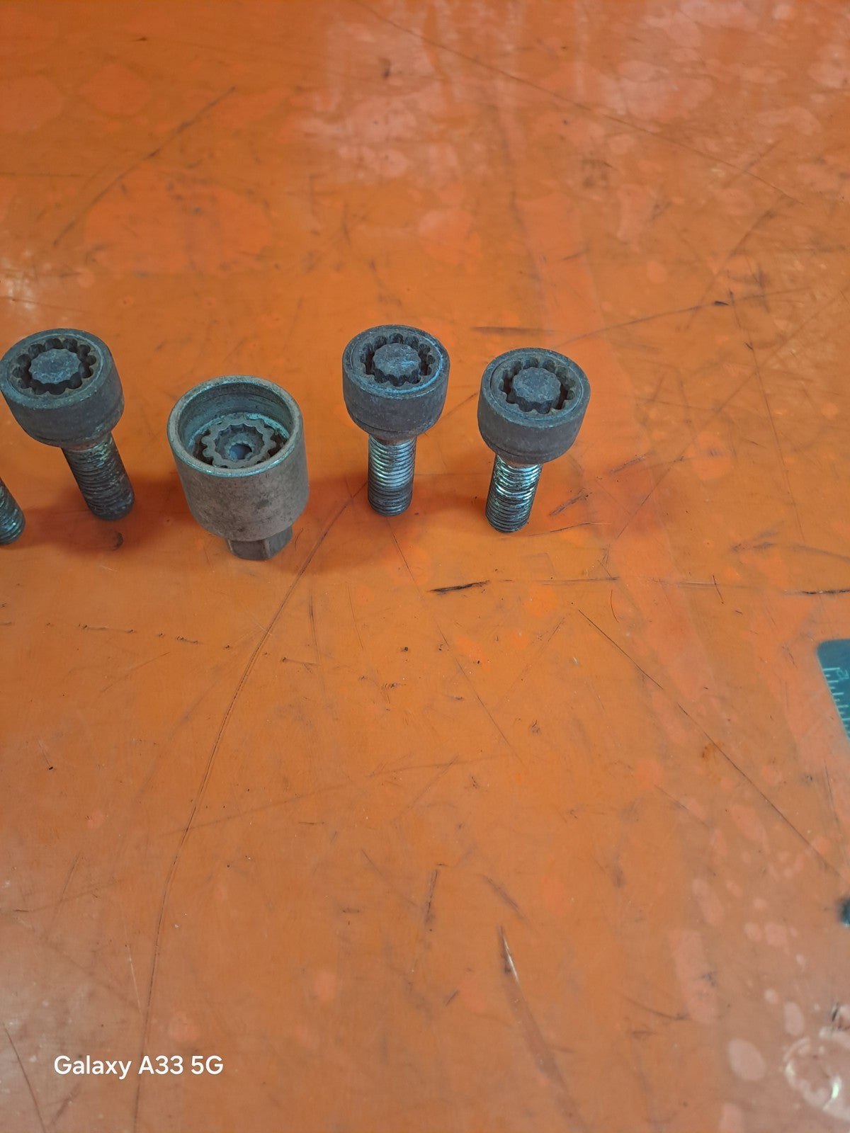 ✅SSANGYONG TIVOLI EX 1.6 DIESEL 2017 LOCKING WHEEL NUTS Warranty A230