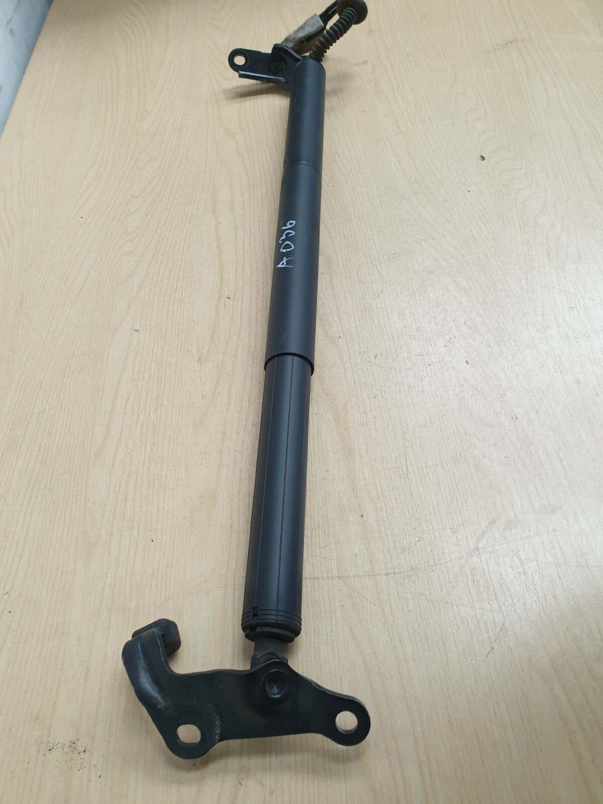 2018 BMW F46 216D 1.5 DIESEL TAILGATE STRUT SHOCK RIGHT NEARSIDE 7432771 A036