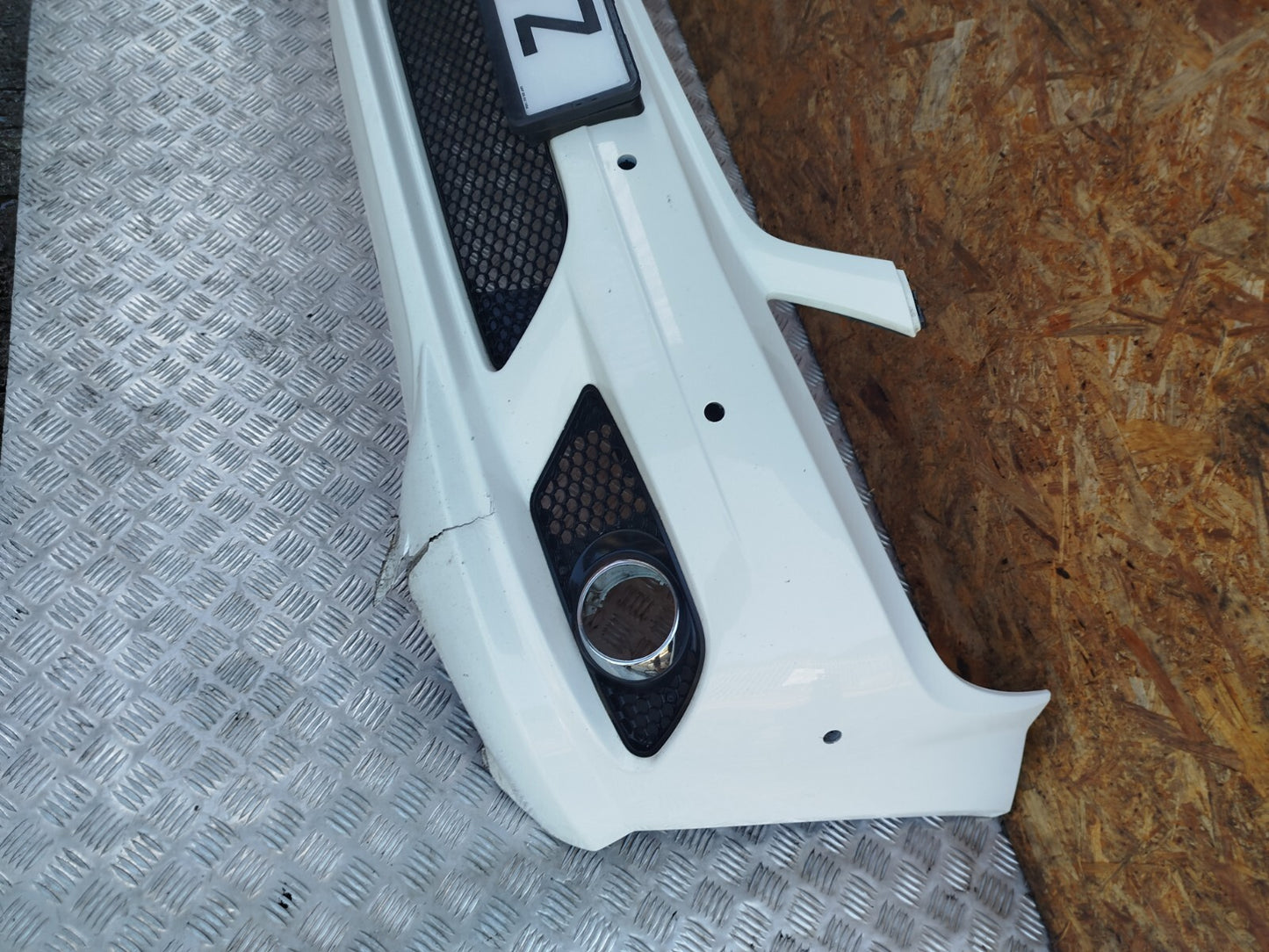 ✅2011 MERCEDES C CLASS W204 2.1 DIESEL FRONT BUMPER WHITE 650 + Crack A283