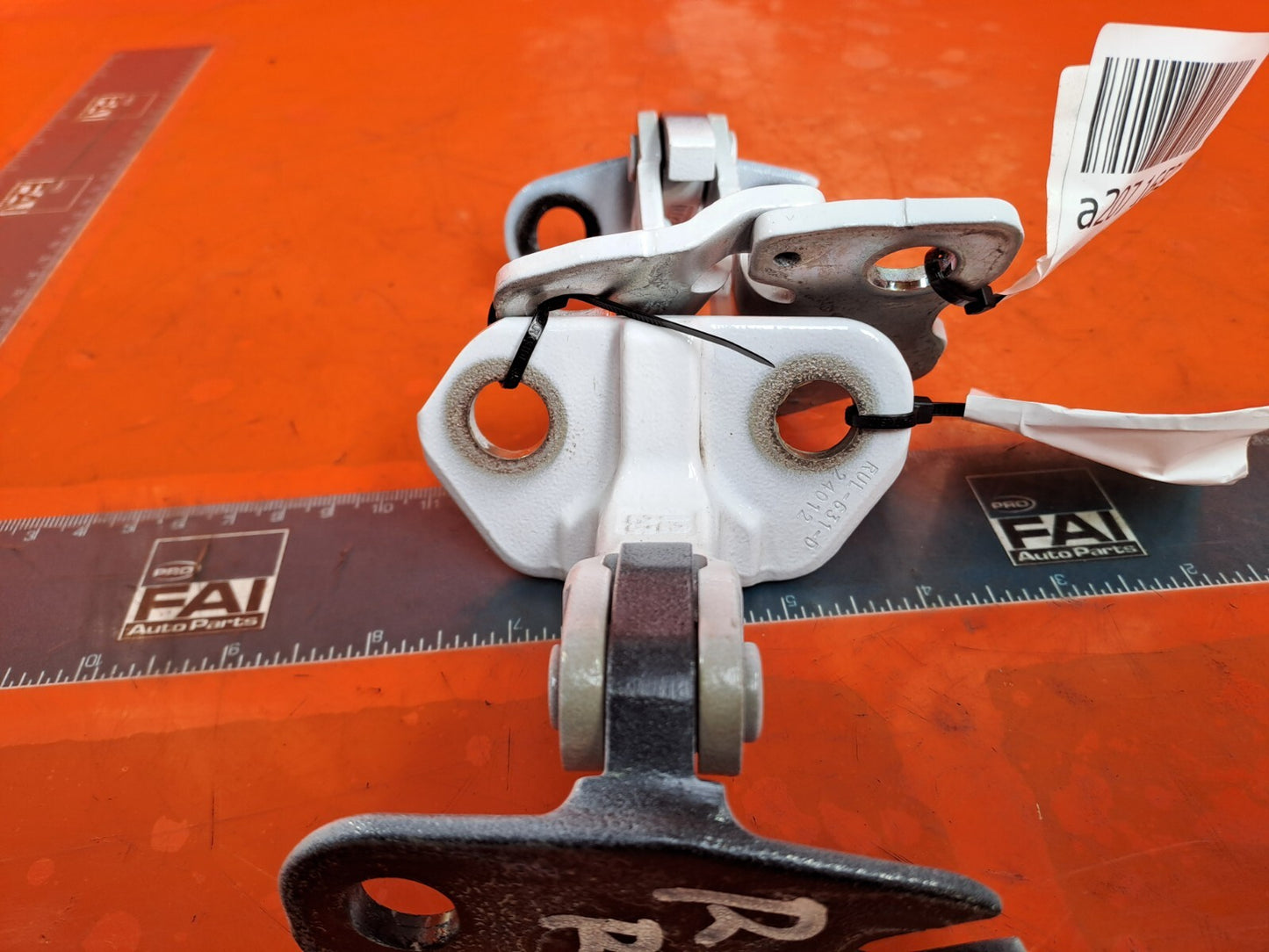 TESLA MODEL 3 LONG 2024 REAR RIGHT DOOR HINGES RUL-631-D Warranty A207