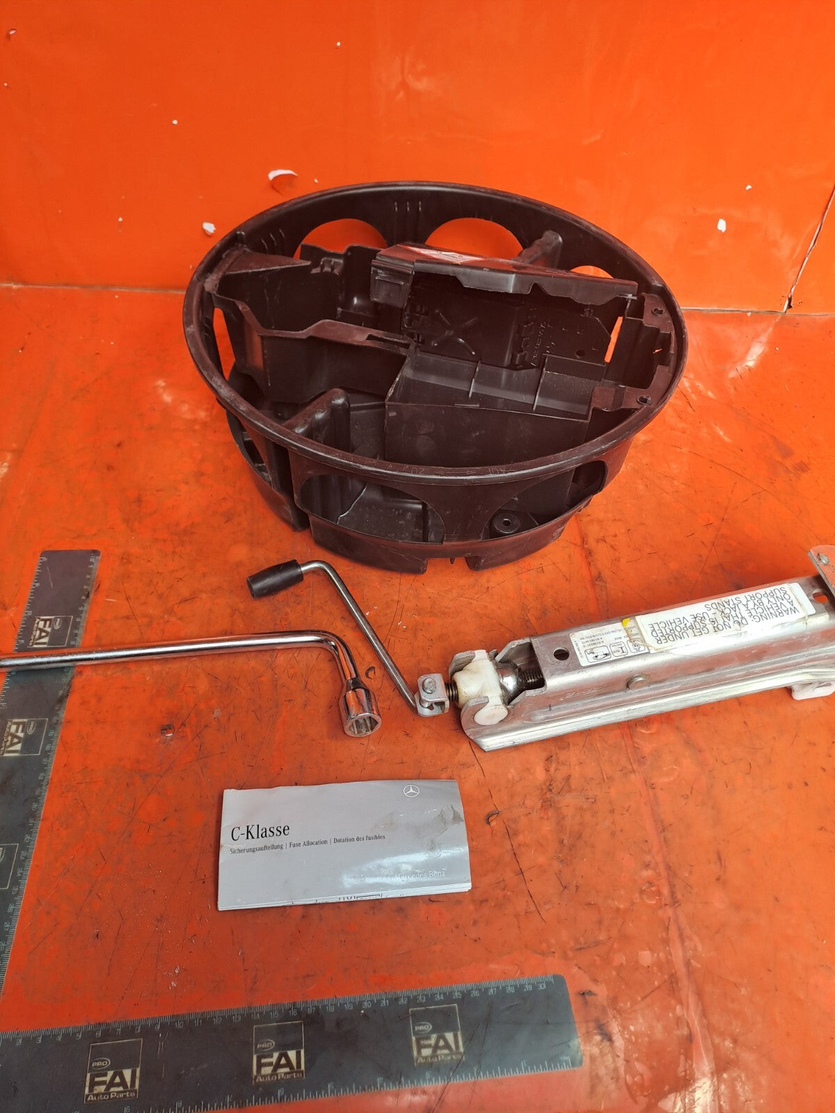 ✅Mercedes C-Class C250 Bluef-Cy W204 2.1 Diesel 2011 SPACE SAVER WHEEL TOOL KIT