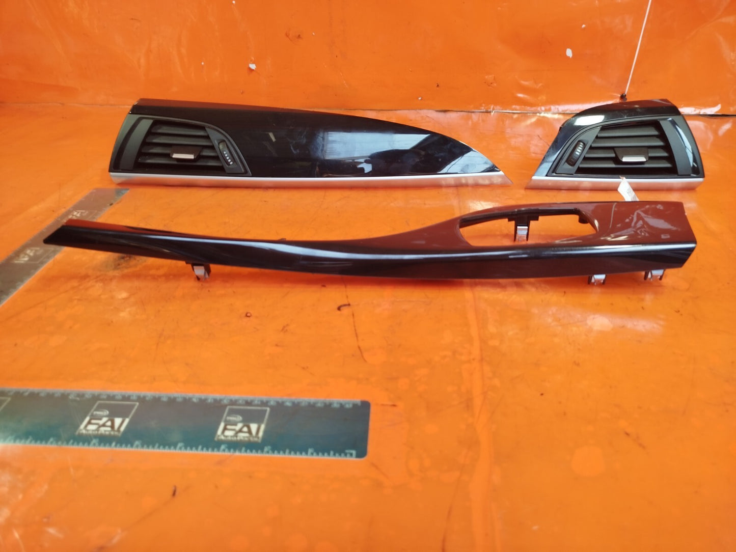 ✅BMW F20 116D URBAN 2.0 DIESEL 2012 DASHBOARD AIR VENTS 9205355 9205356 9226073