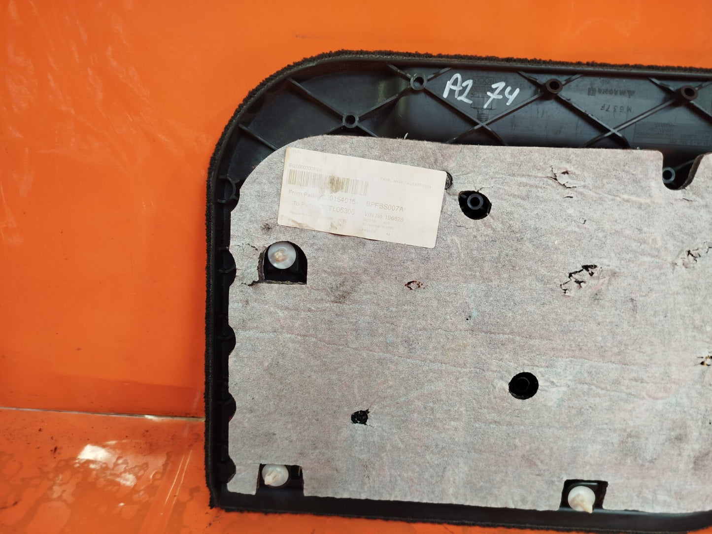 ✅RANGE ROVER VOGUE L322 4.4 PETROL 2005 TAILGATE LOWER CARPET PANEL 5149-8264012