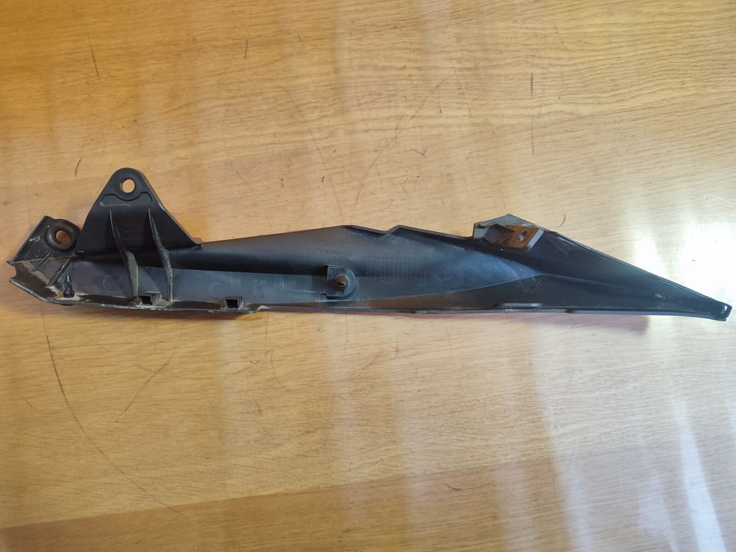 ✅HONDA GLR125 1W PETROL 2019 REAR INFILL FAIRING TRIM RIGHT SIDE 77215-KPN-A700