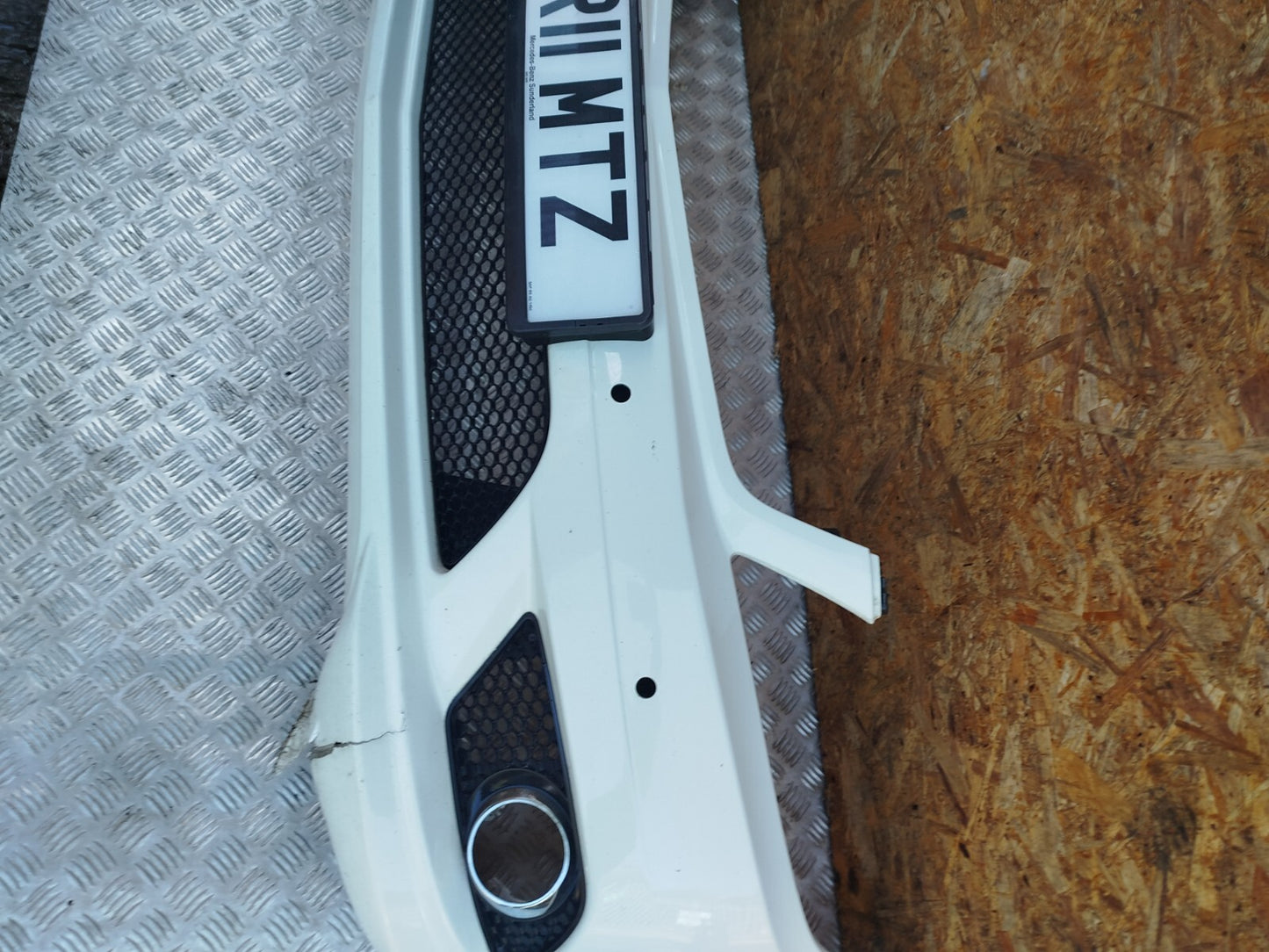 ✅2011 MERCEDES C CLASS W204 2.1 DIESEL FRONT BUMPER WHITE 650 + Crack A283