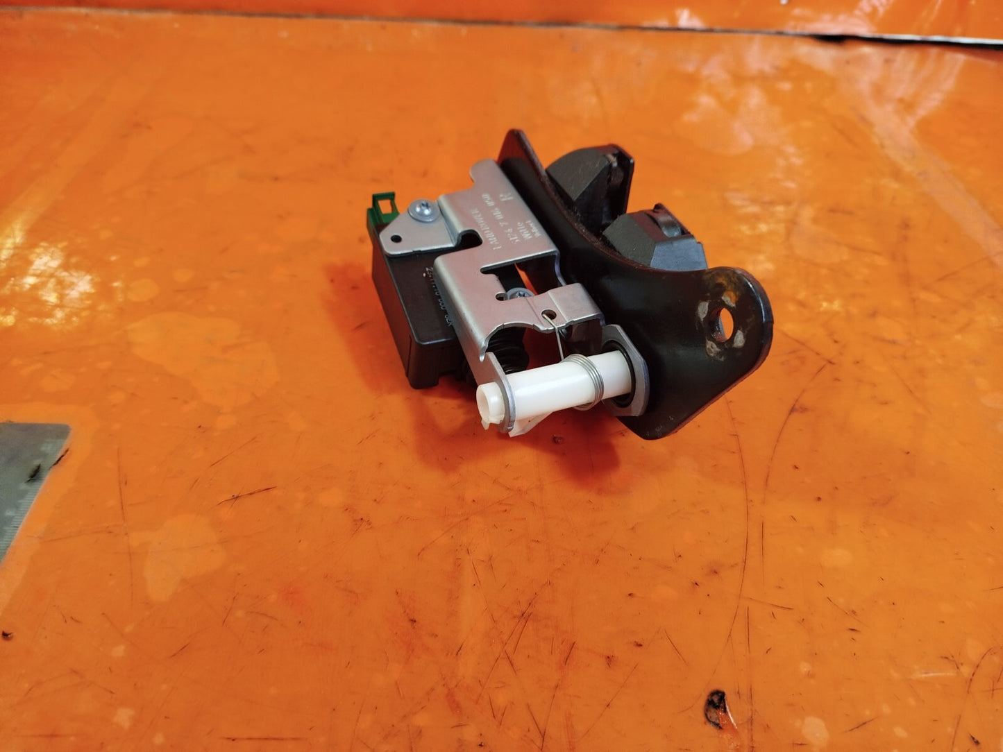 ✅Land Rover Discovery 4 2011 L319 3.0 Diesel RIGHT BOOTLID LOCK ACTUATOR 7016050