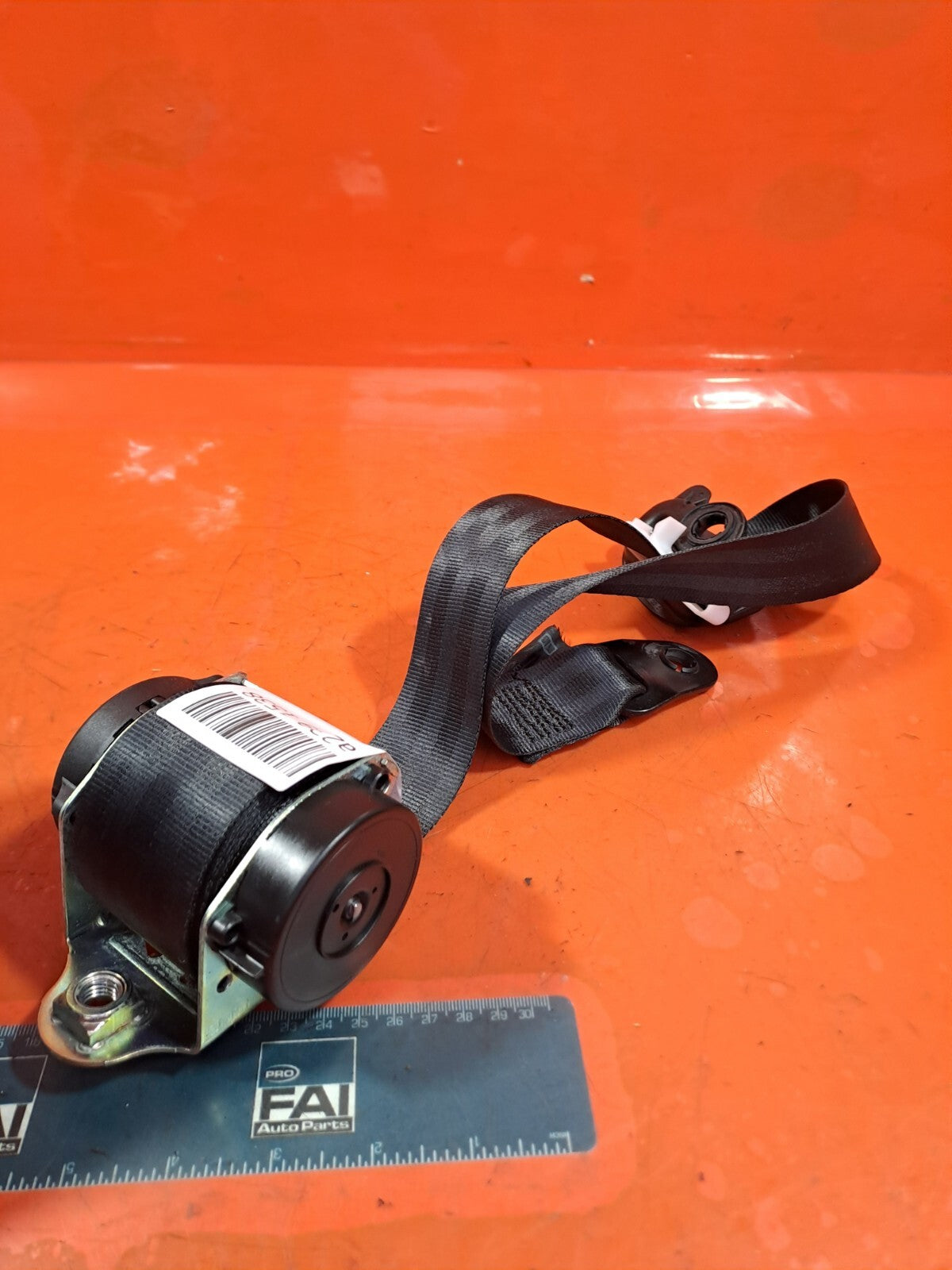 ✅2011 LAND ROVER DISCOVERY 4 L319 3.0D REAR LEFT SEAT BELT 8H22-F611B69-ABW 239