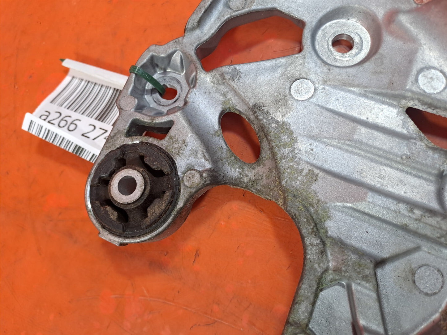 ✅TESLA MODEL 3 LONG RANGE 2020 A/C COMPRESSOR PUMP MOUNT BRACKET 1122968-00-B