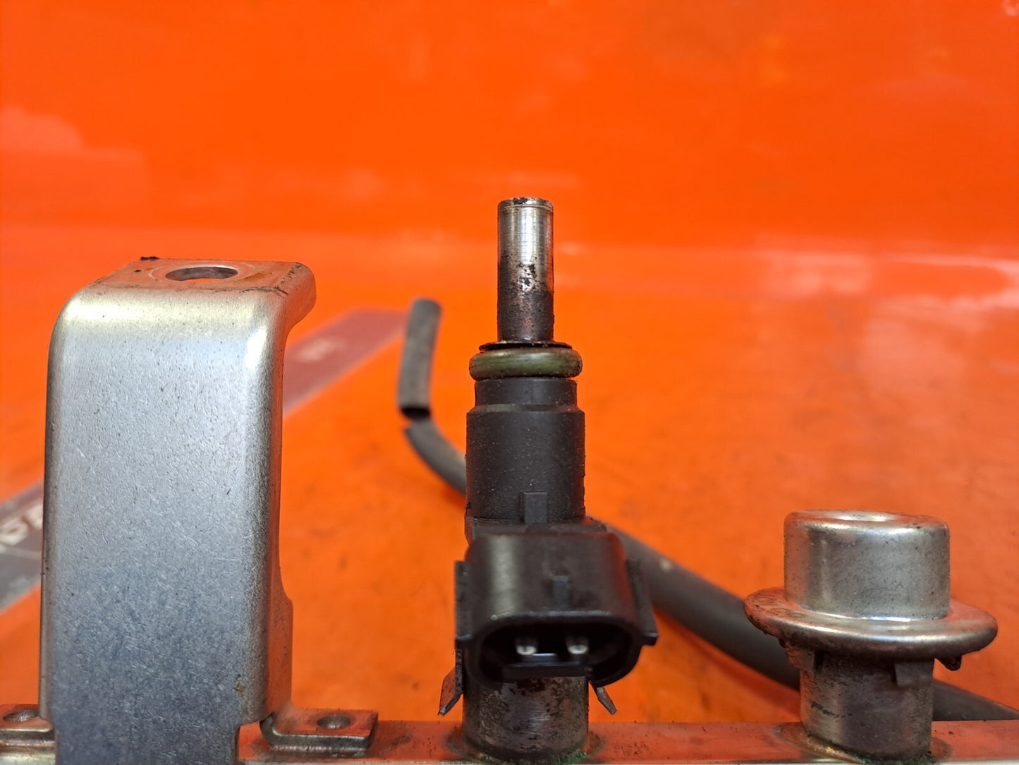 ✅SSANGYONG TIVOLI EX 1.6 PETROL 2015 FUEL INJECTORS & RAIL A1730780095 Warranty