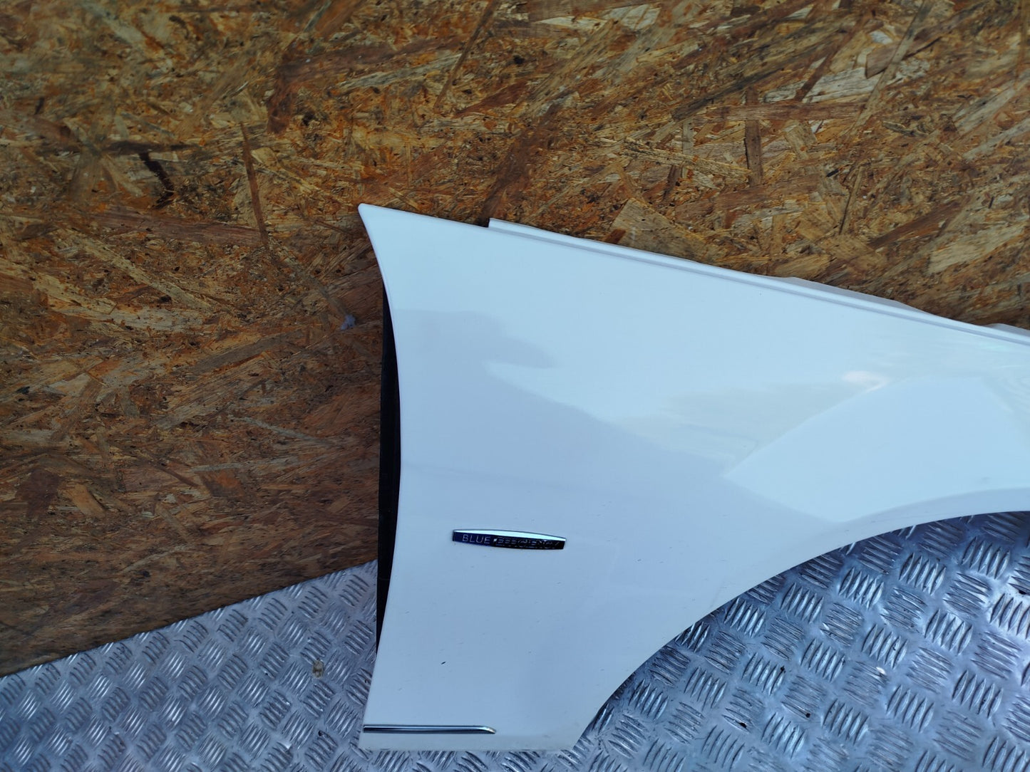 ✅2011 MERCEDES C CLASS W204 FRONT RIGHT WING FENDER PANEL WHITE 650 + WARRANTY