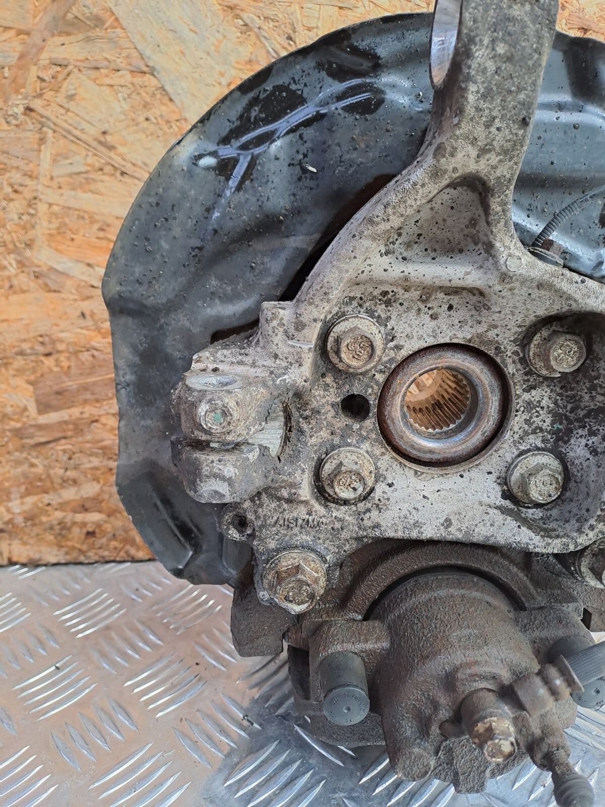 ✅2016 FORD MONDEO MK5 2.0D FRONT LEFT WHEEL HUB DG9C-2011-EE + WARRANTY A273
