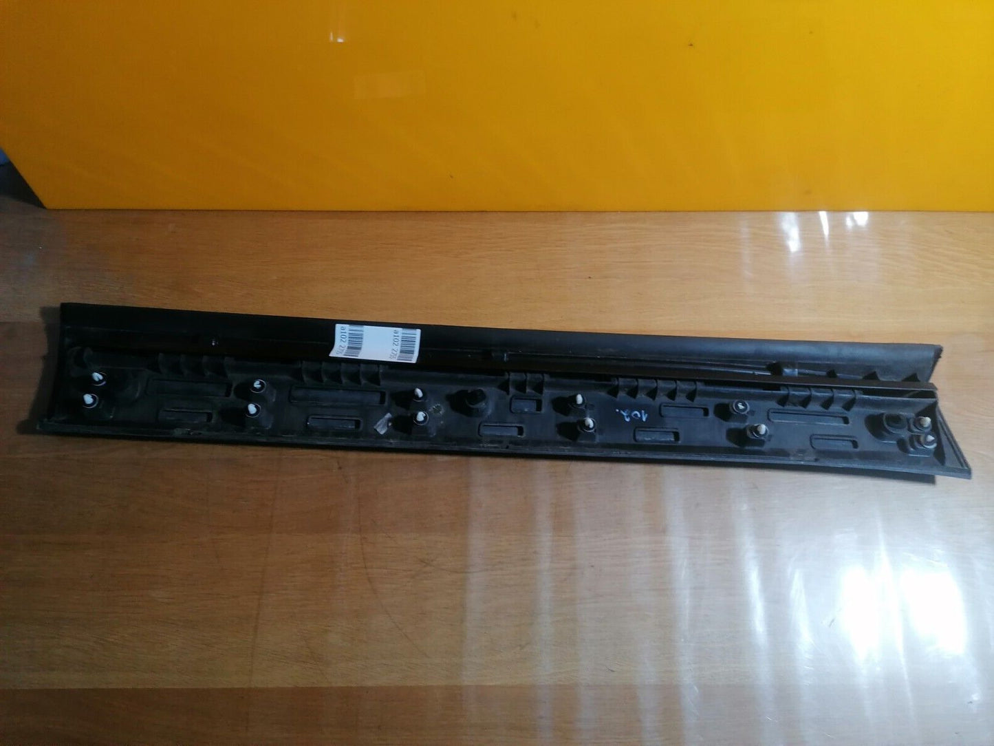 ✅JAGUAR E-PACE 2.0 PETROL 2018 FRONT RIGHT DOOR LOWER TRIM MOULDING J9C321064A