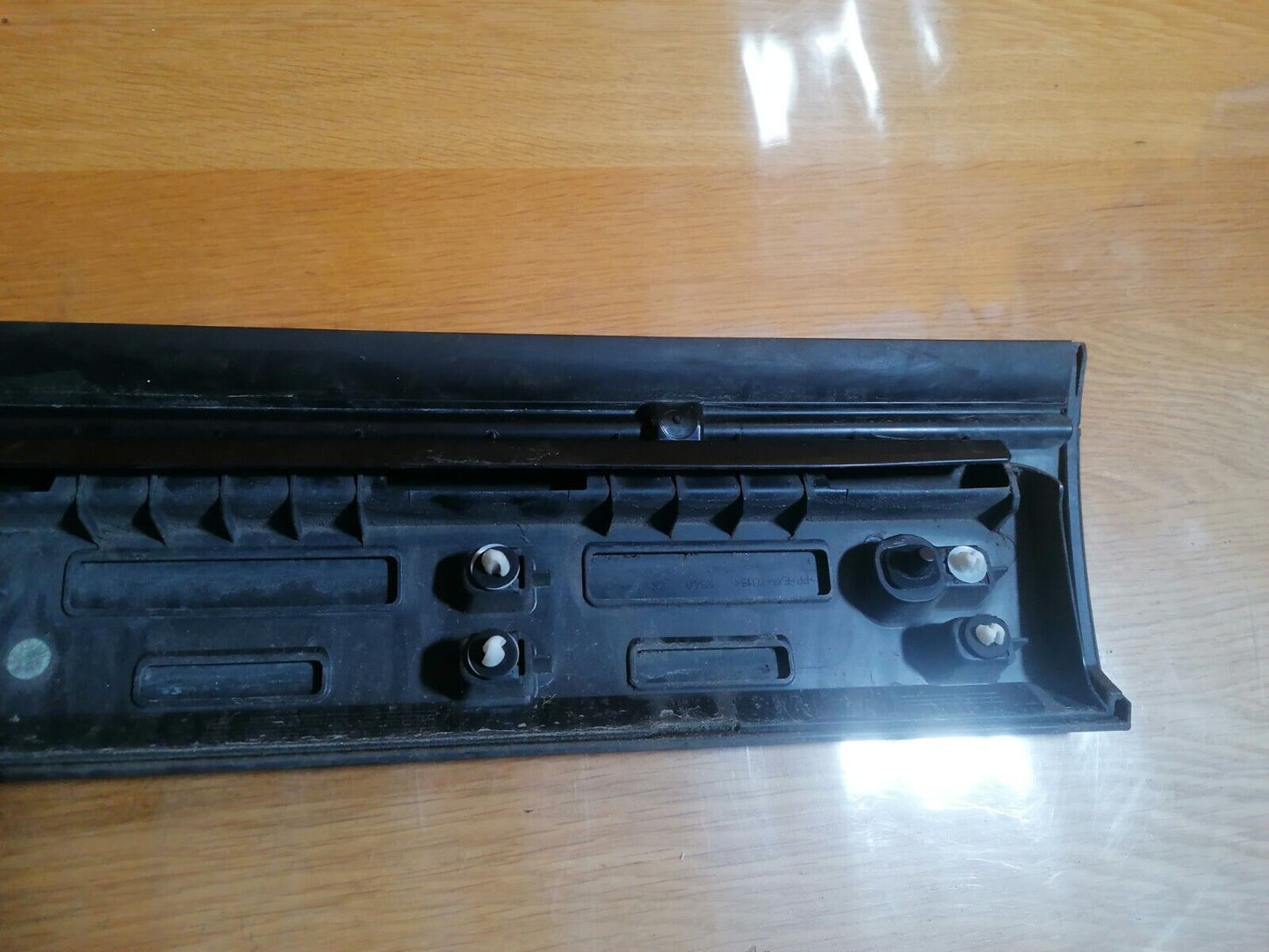 ✅JAGUAR E-PACE 2.0 PETROL 2018 FRONT LEFT DOOR LOWER TRIM MOULDING J9321065A
