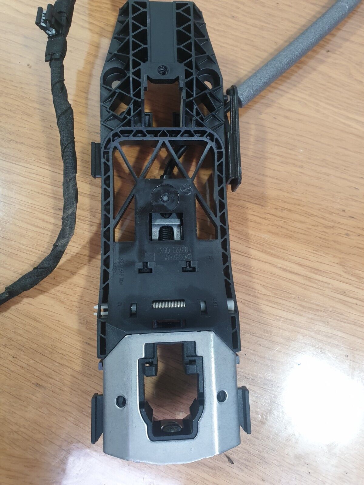 AUDI Q4 E-TRON 2023 FRONT RIGHT DOOR LOCK MECHANISM C6D5TC837016D 5N0837017D