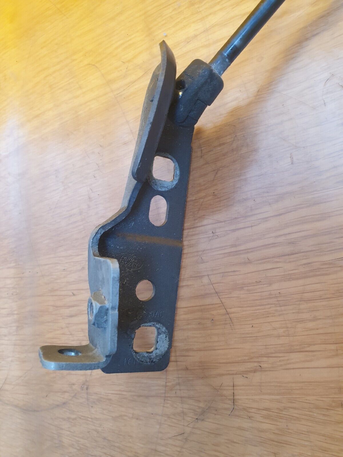 ✅2016 LAND ROVER DISCOVERY SPORT L550 BONNET HINGE & STRUT PAIR FK72-16801-AE